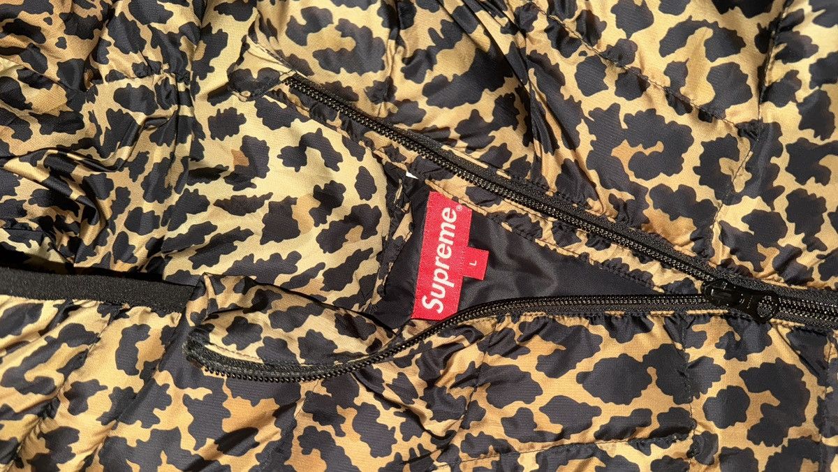 Supreme FW21 Leopard print micro down half zip pullover Size US L / EU 52-54 / 3 - 5 Thumbnail