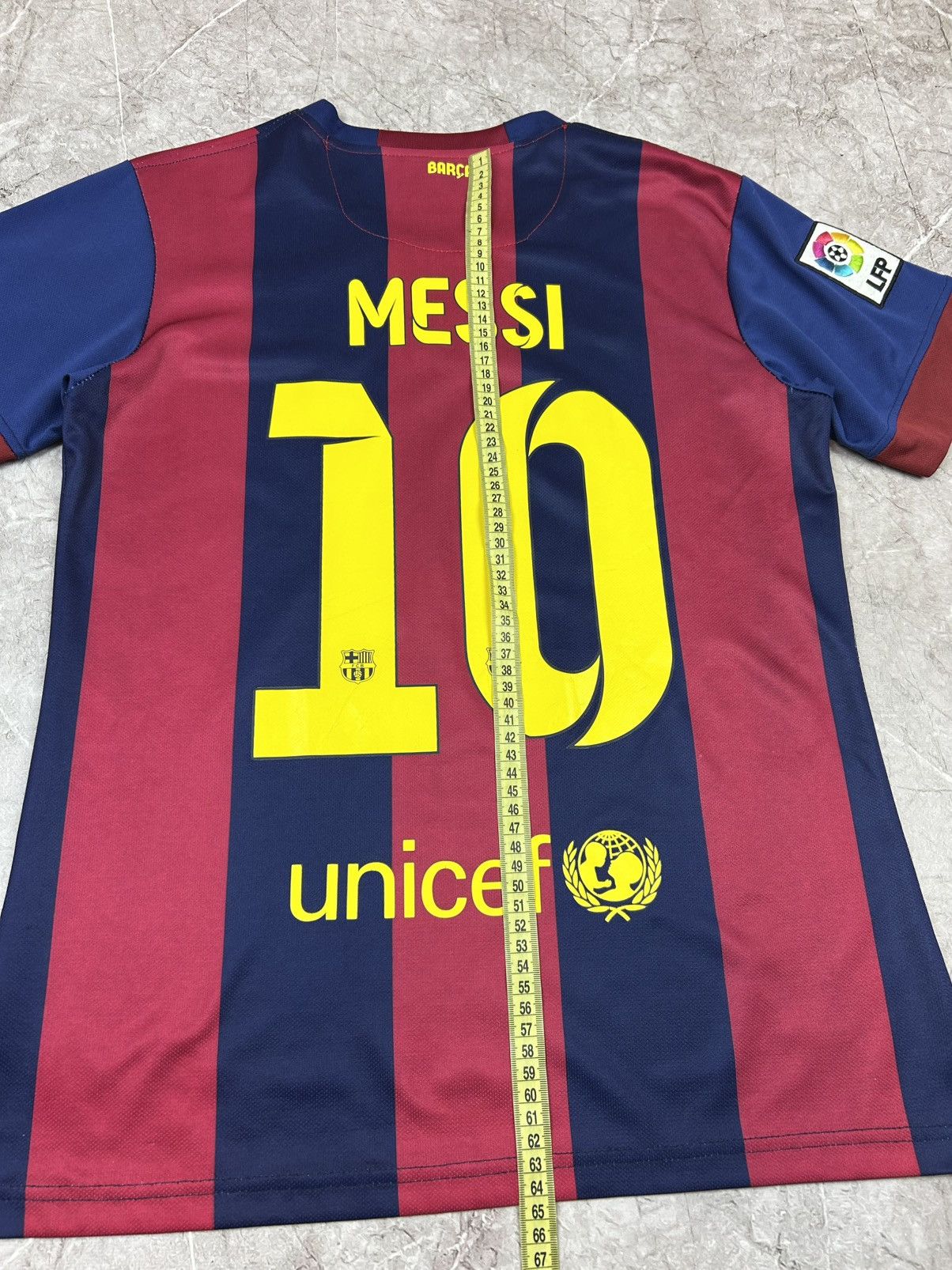 Nike Vintage Nike Barcelona 10 Messi soccer jersey size S Size US S / EU 44-46 / 1 - 12 Thumbnail