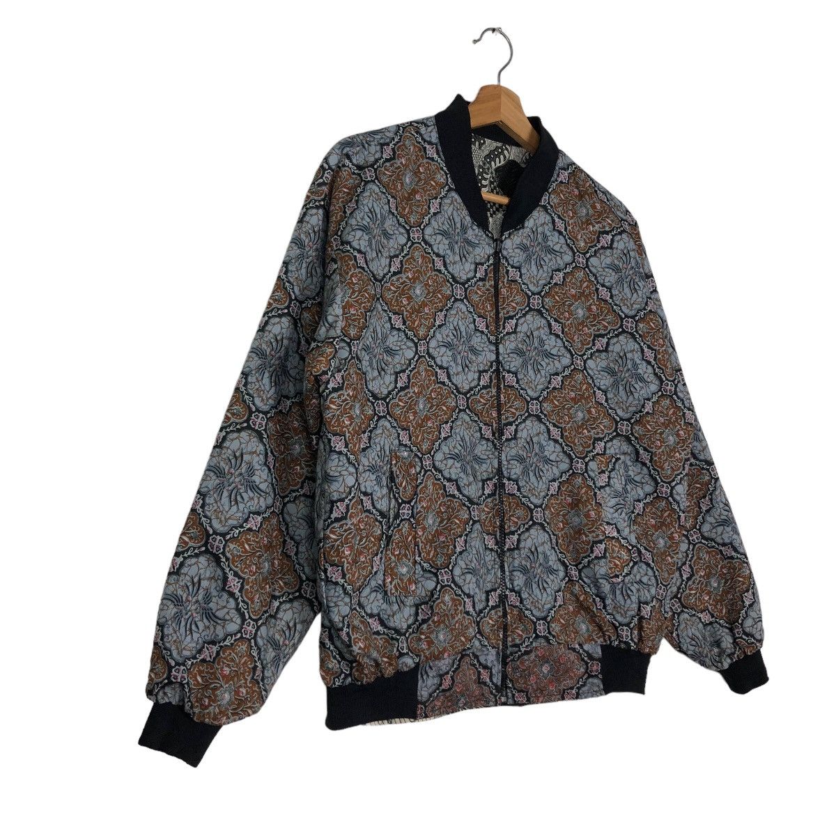 Japanese Brand 🔥90’s Vintage Bomber Jacket Batik Design Reversible Japan Size US M / EU 48-50 / 2 - 8 Thumbnail