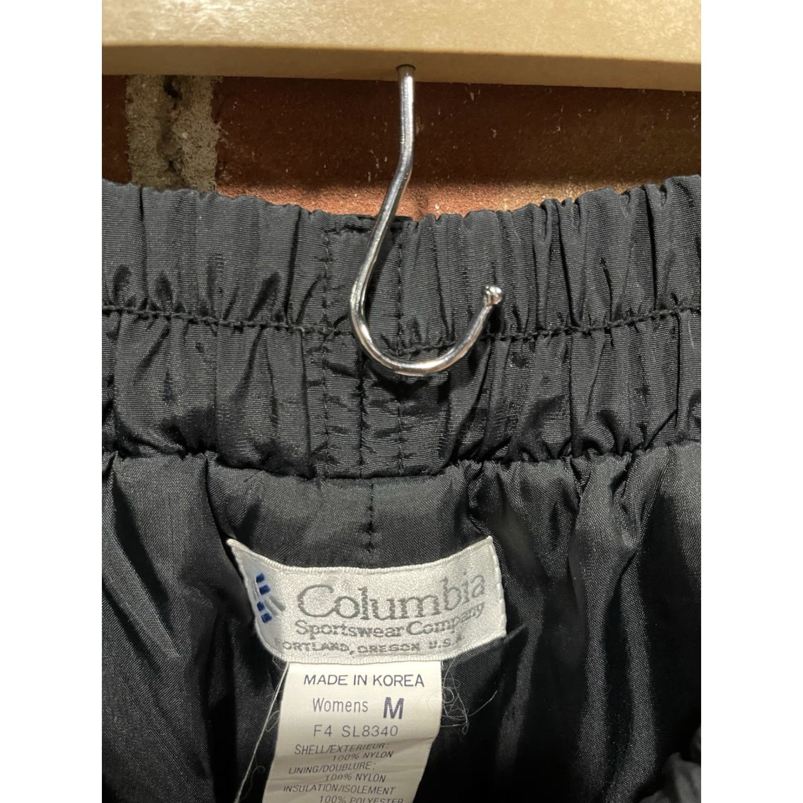 Vintage Vintage Columbia Snow Pants Womens M Snow Pants Black Snow Ski Womens Vintage Columbia Snow Pants M Black Ski Comfort Elastic Waist Size 32" / US 10 / IT 46 - 5 Thumbnail