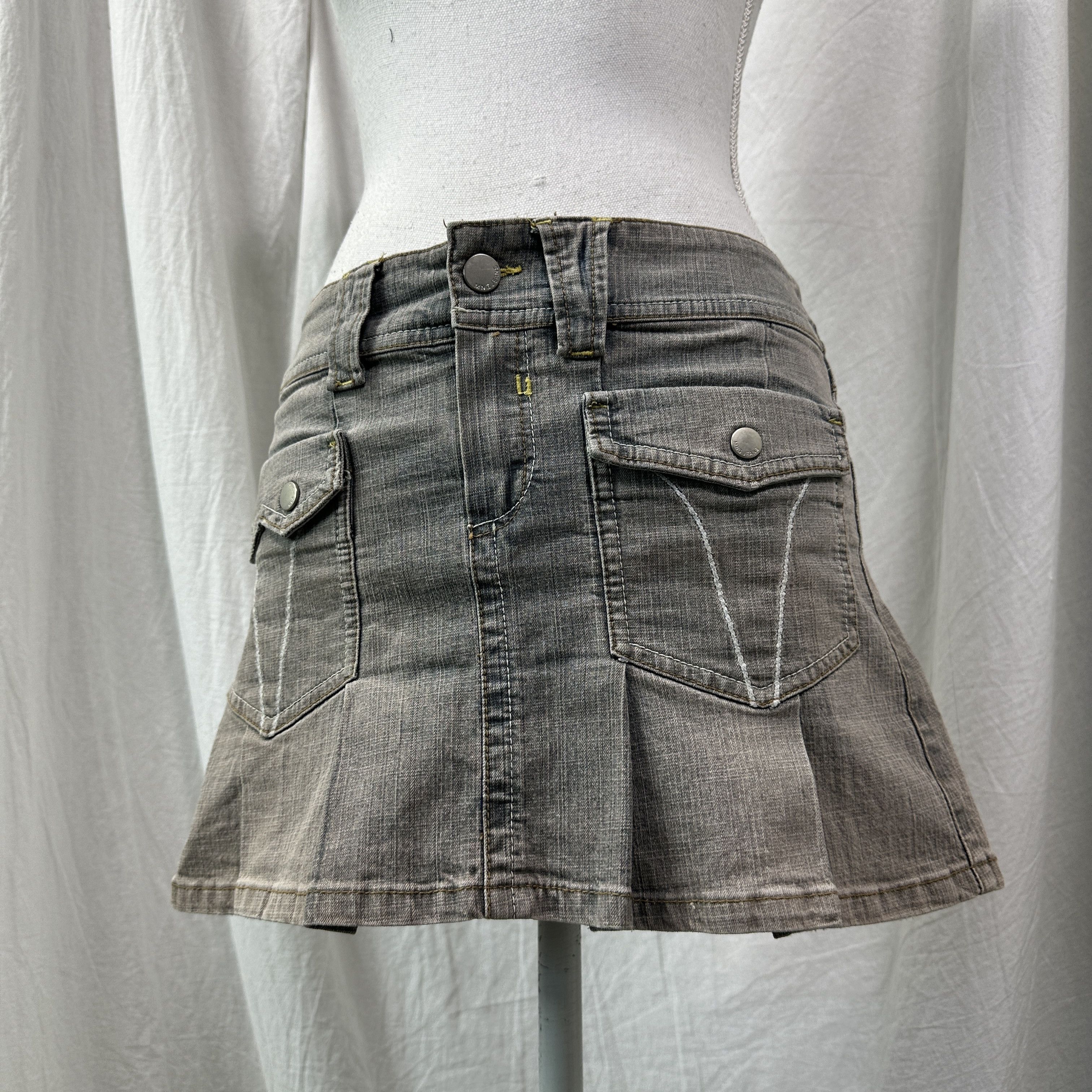 Vintage Vintage Denim Preppy Old Money Washed Pleated Mini Skirt Y2K Size 25" / US 0 / IT 36 - 2 Thumbnail