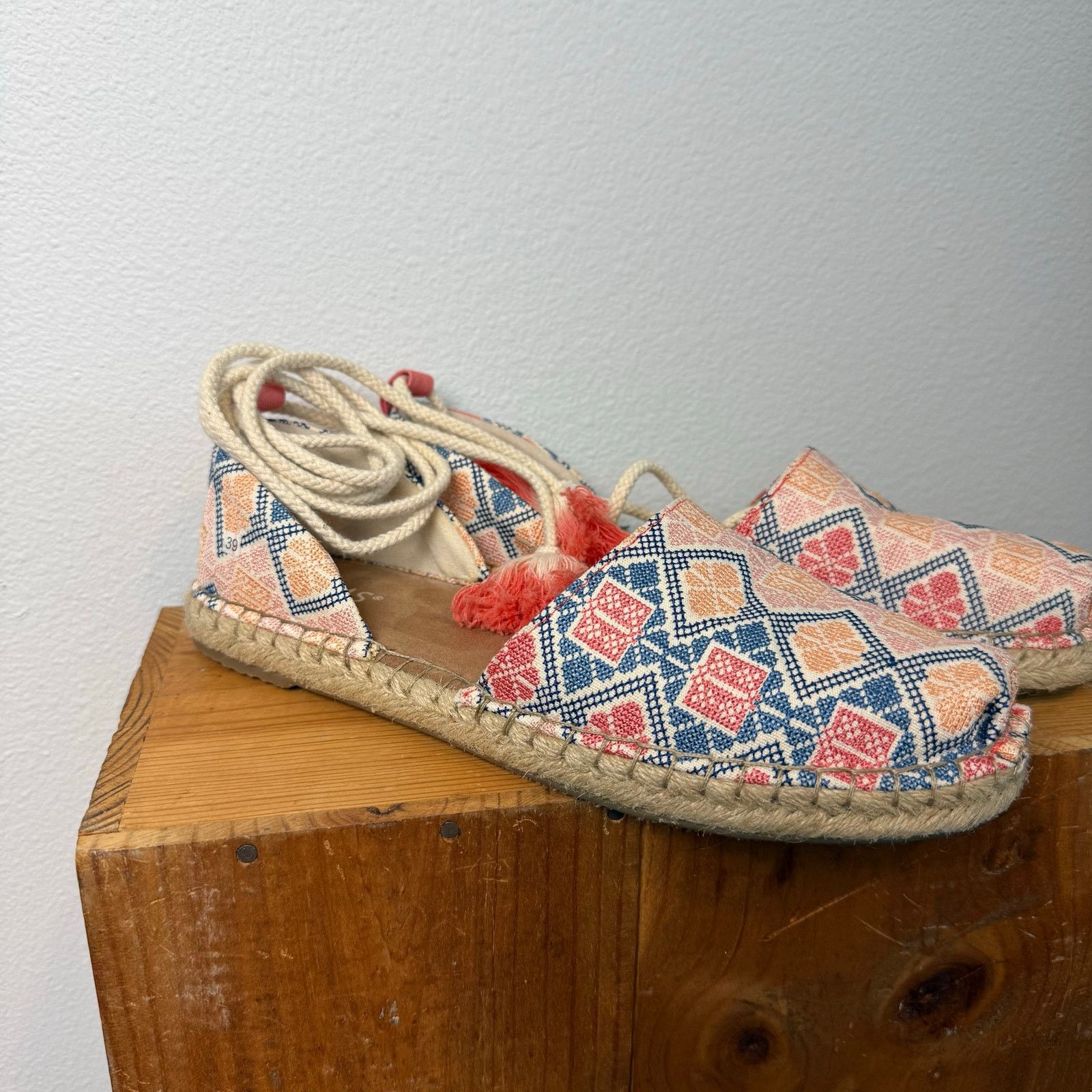 Toms Toms Katalina Espadrilles with Tassel Ties - Summer Flats Size US 8.5 / IT 38.5 - 1 Thumbnail