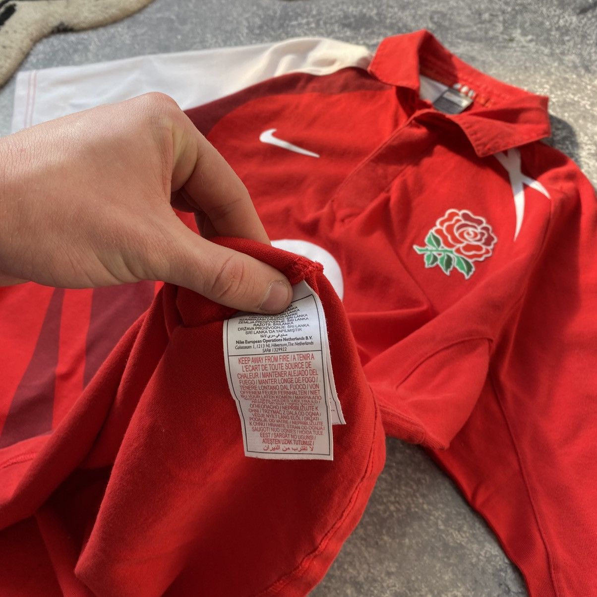 Vintage Vintage Nike England Rugby O2 Overprinted y2k polo Size US XL / EU 56 / 4 - 7 Thumbnail