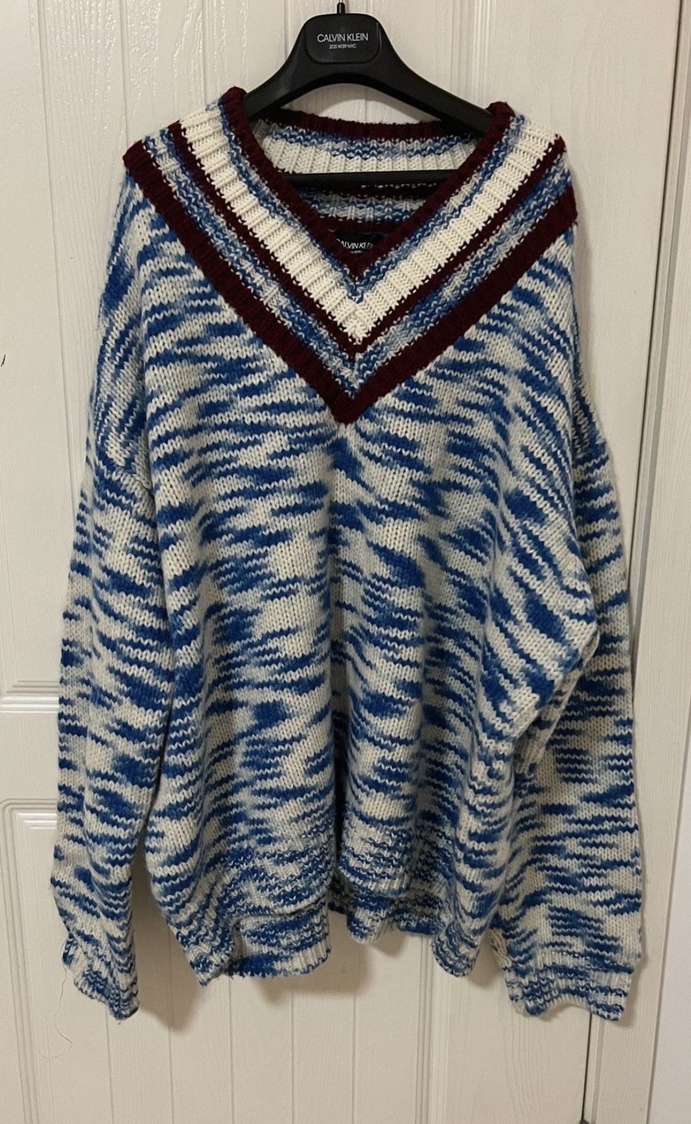 Calvin Klein 205W39NYC Calvin Klein 205W39NYC White and Blue V-Neck Sweater Size US S / EU 44-46 / 1 - 1 Preview