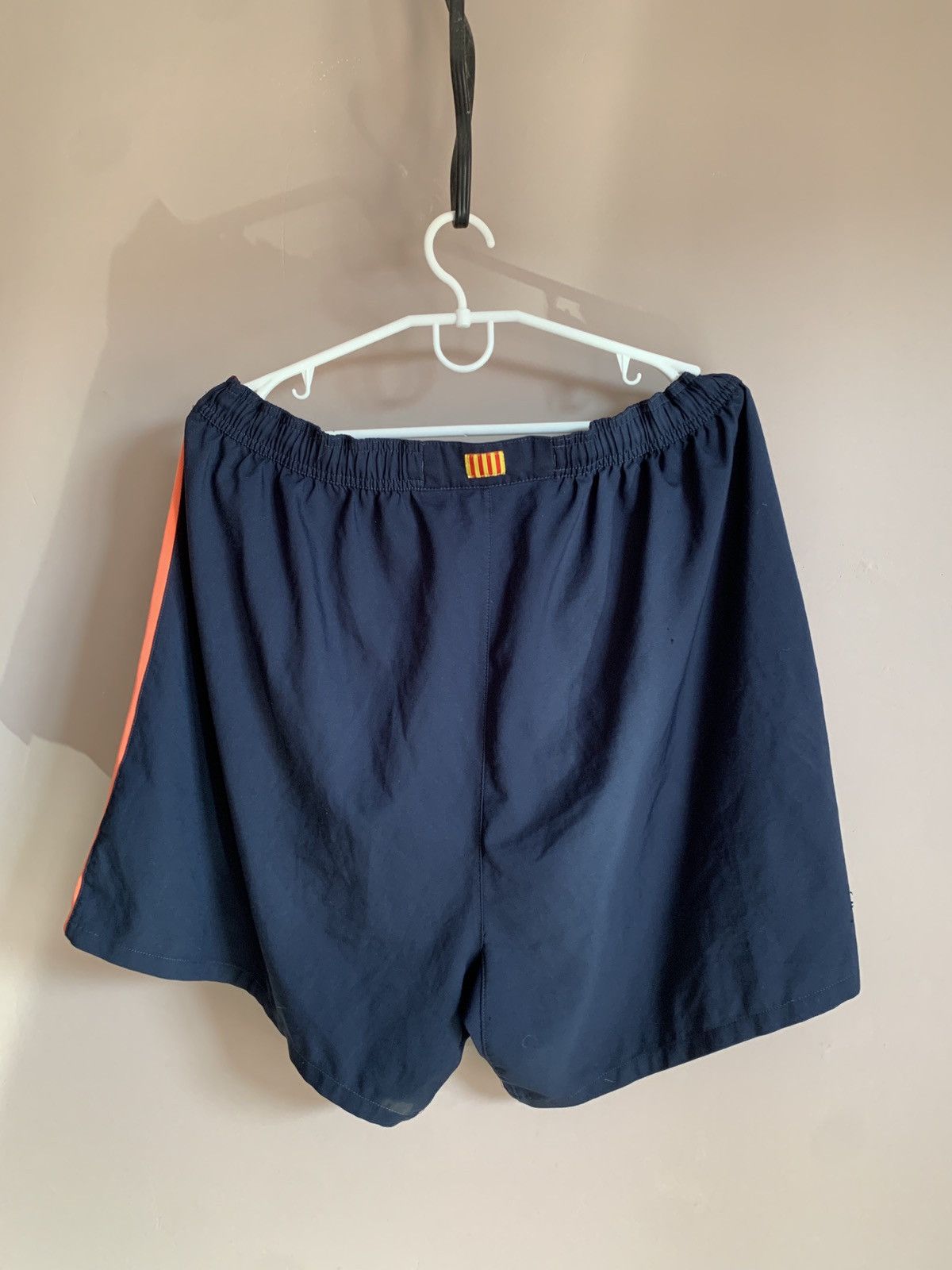 Vintage Fc Barcelona vintage navy blue pink soccer shorts Nike Size US 38 / EU 54 - 2 Thumbnail