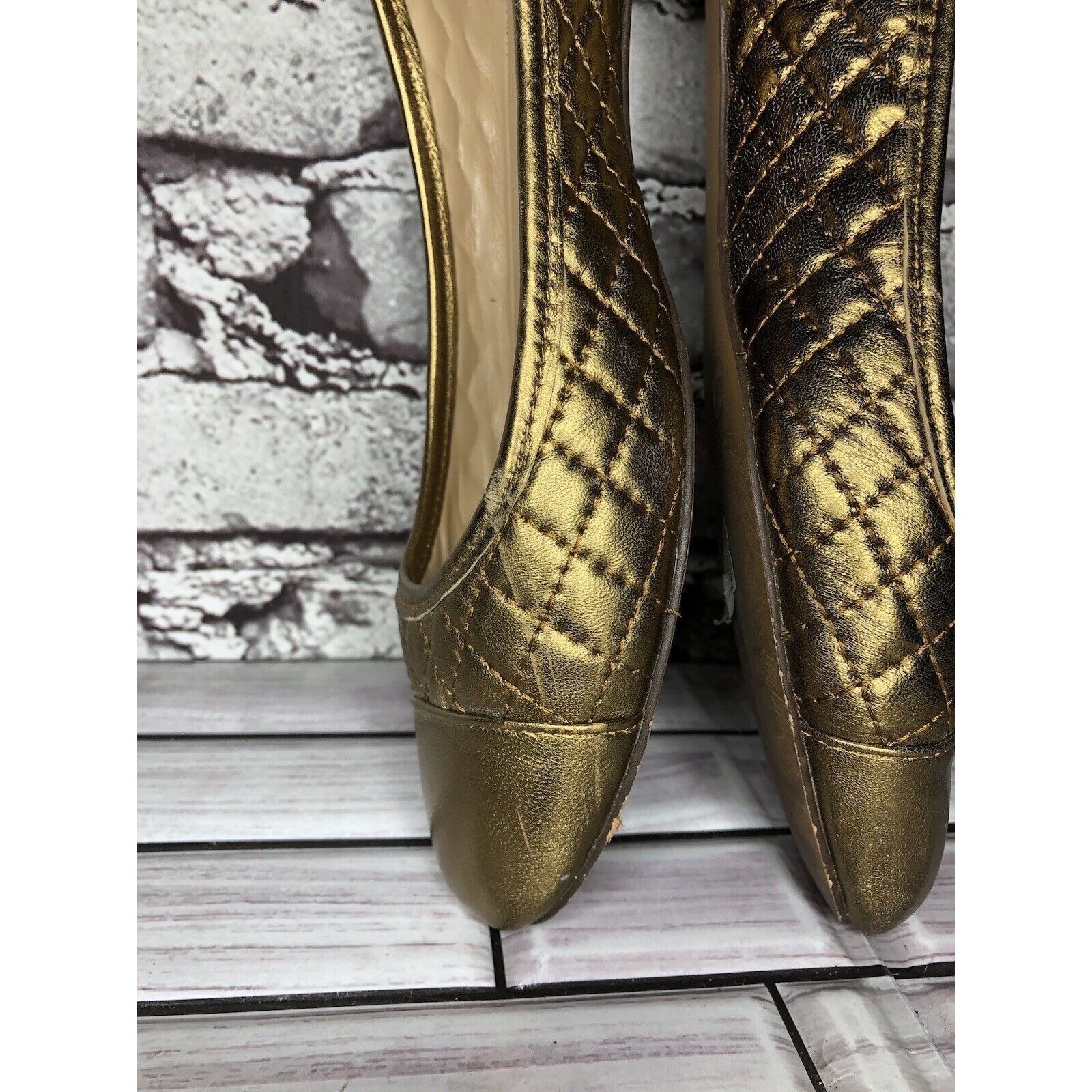 Vince Camuto Vince Camuto Metallic Gold Leather Quilted Ballet Flats Shoe Size US 9.5 / IT 39.5 - 7 Thumbnail