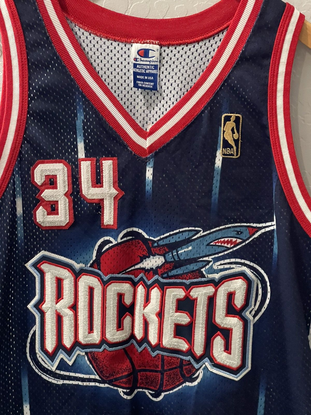 Champion × NBA × Vintage Vintage Champion Hakeem Olajuwon Rockets Gold Logo Jersey 44 Size US L / EU 52-54 / 3 - 2 Thumbnail