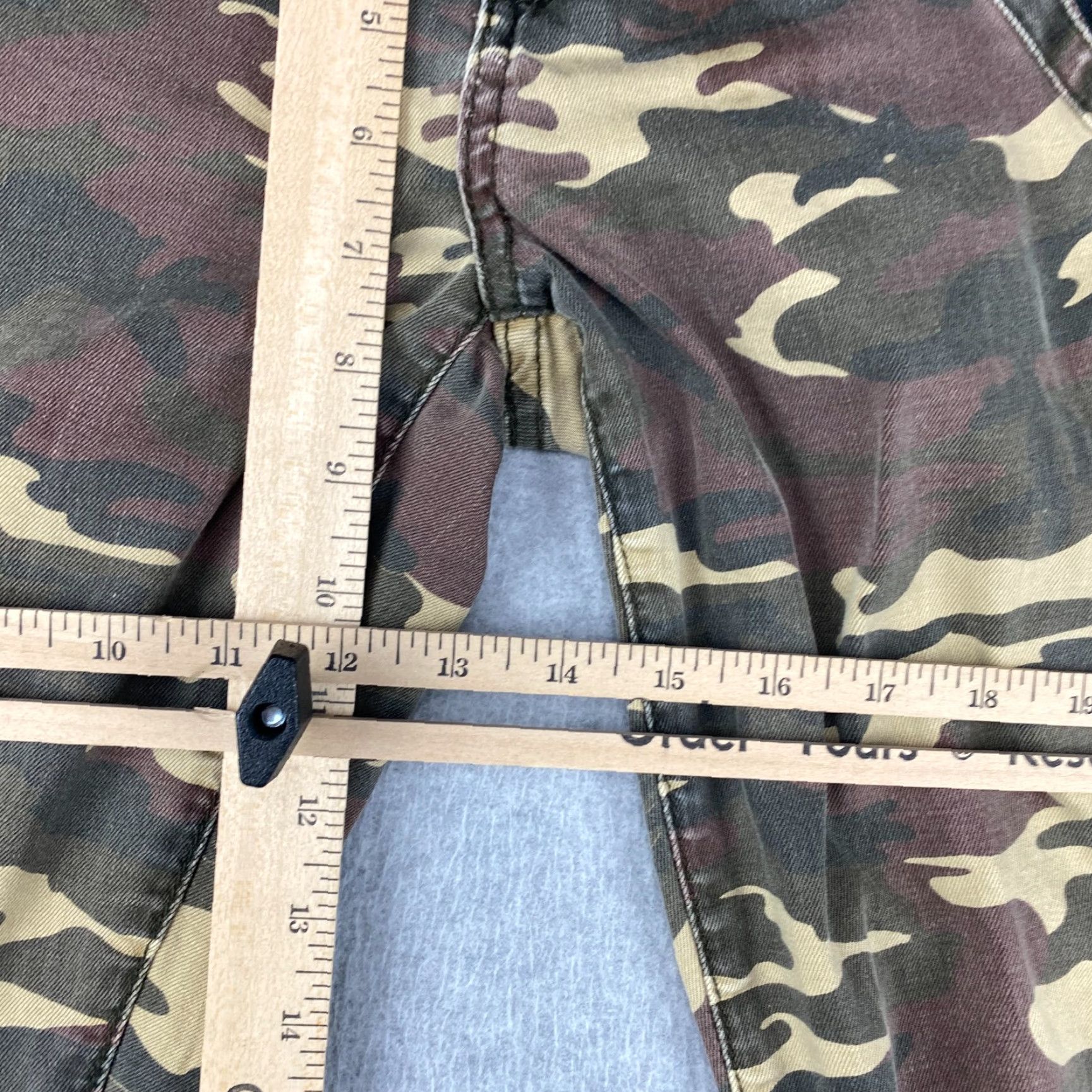 Vintage KUT from the Kloth Mia Toothpick Skinny Jeans Size 4 Womens Camouflage Ankle Stretch Denim 30in Inseam Size 27" / US 4 / IT 40 - 5 Thumbnail