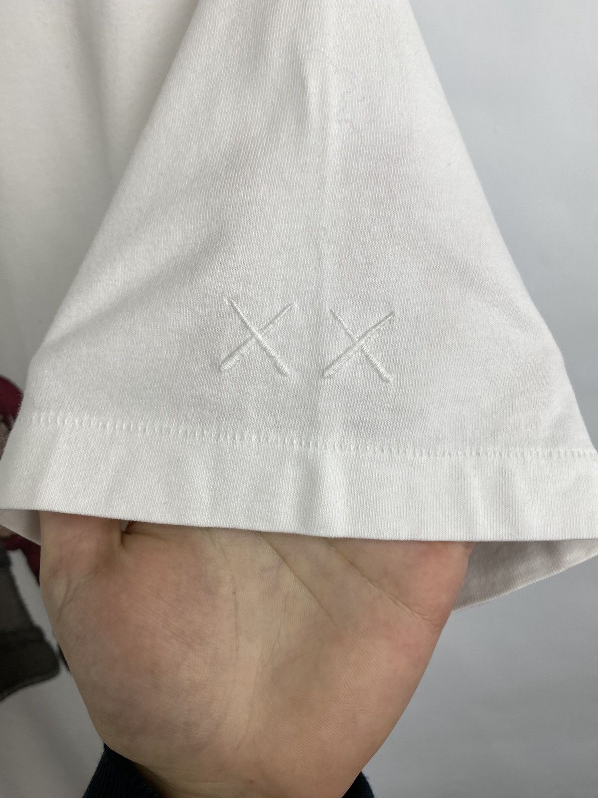 Kaws × Uniqlo 🇺🇸 Y2K Uniqlo Kaws T-Shirt Rare Retro Size US L / EU 52-54 / 3 - 6 Thumbnail