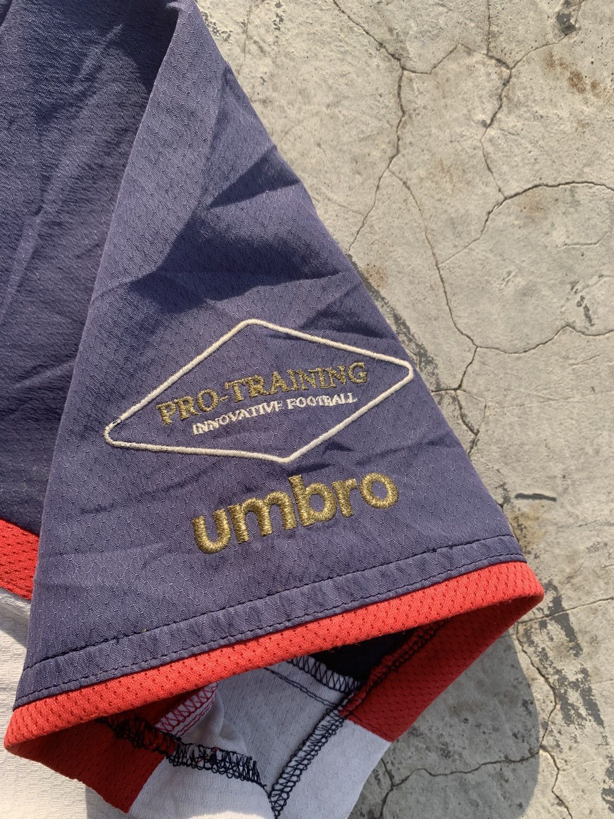 Umbro Vtg Umbro World Cup Logo Center Coaching Staff FC Ilegar a Size US XL / EU 56 / 4 - 4 Thumbnail