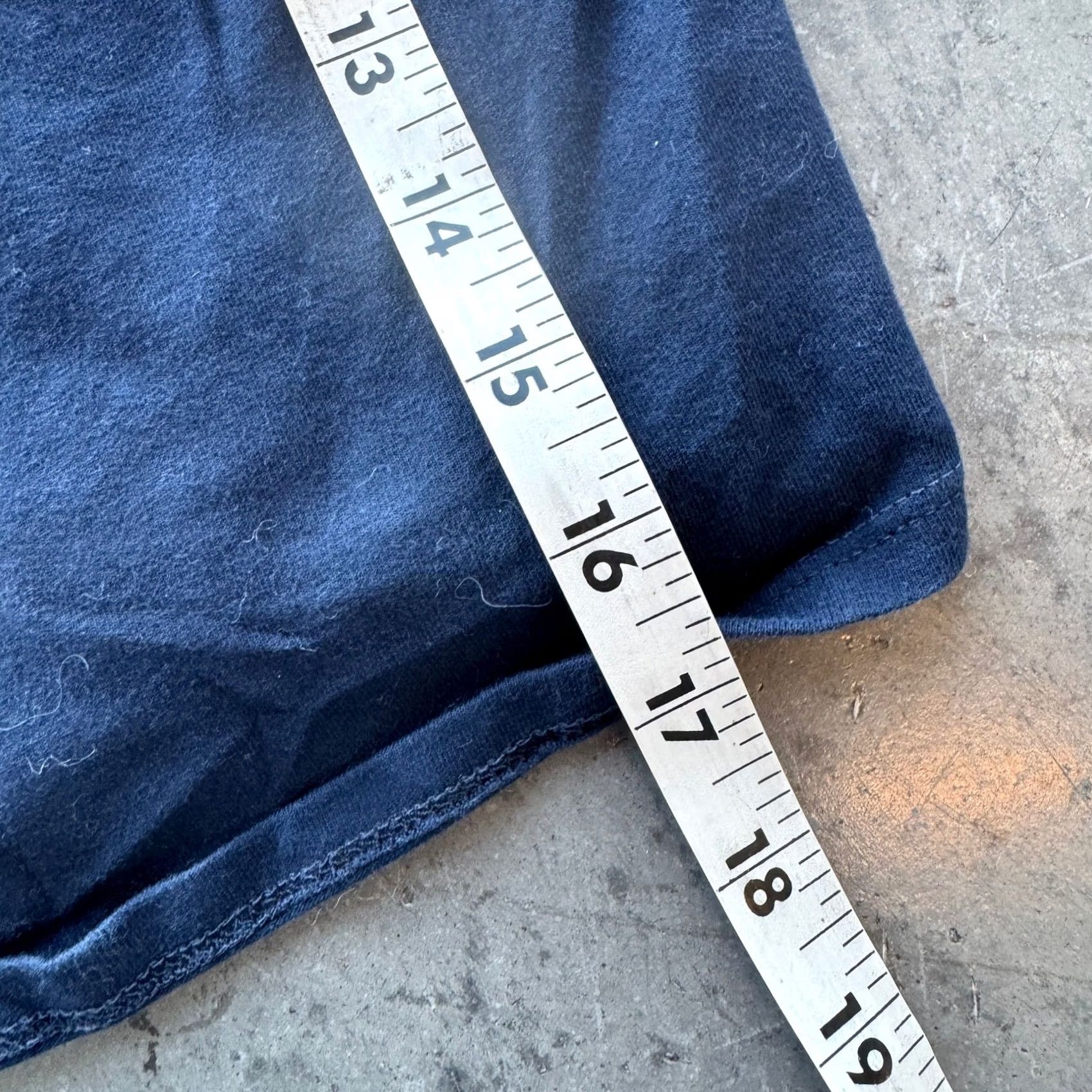 Vintage VINTAGE Brandy Melville Navy Scrunch Longsleeve Top Essentials Basic Top OS Women S Blue Shirt Womens Size S / US 4 / IT 40 - 6 Thumbnail