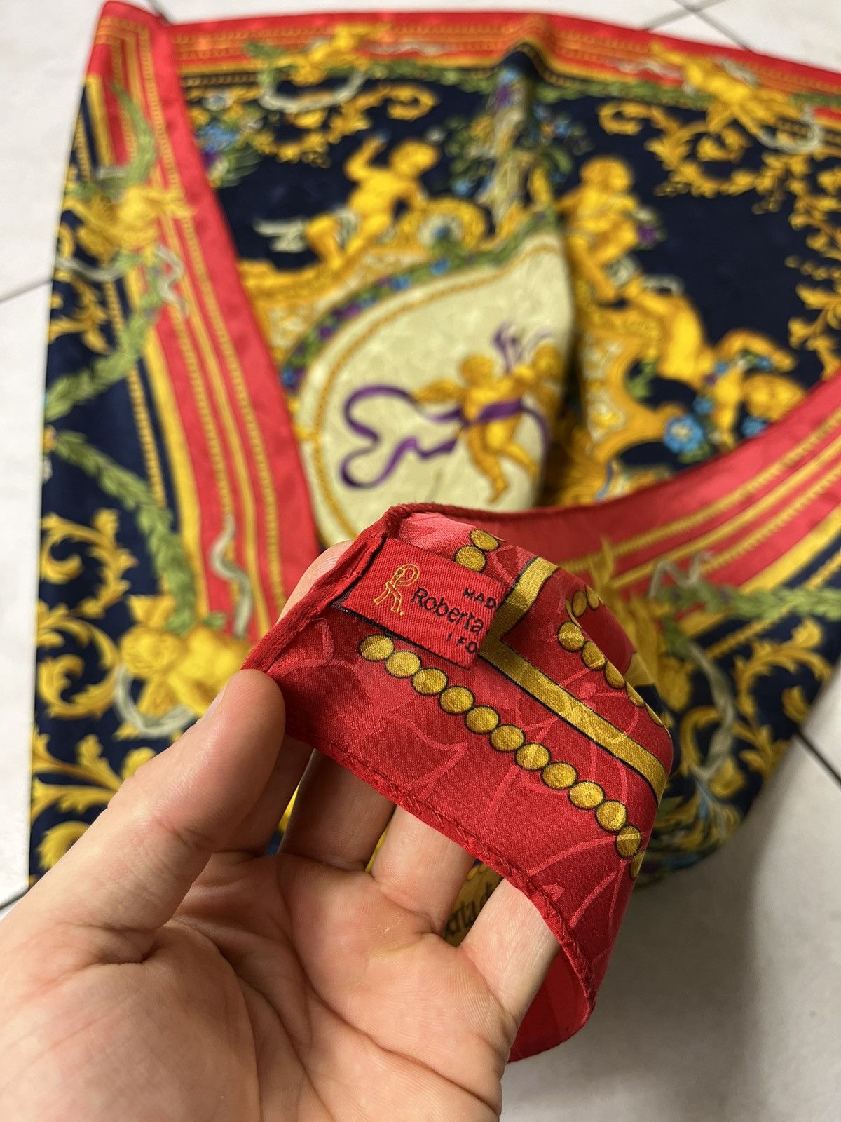 Designer × Roberta di Camerino × Vintage Vintage Roberta Di Camerino silk scarf handkerchief painted Size ONE SIZE - 21 Thumbnail