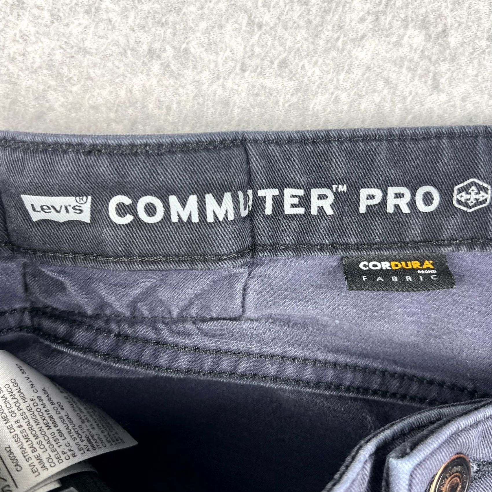 Levi's VINTAGE? No. Levis Commuter Pro Cordura Reflective Pants Cycling Stretch 33x31 Mens Blue Size US 33 - 3 Thumbnail