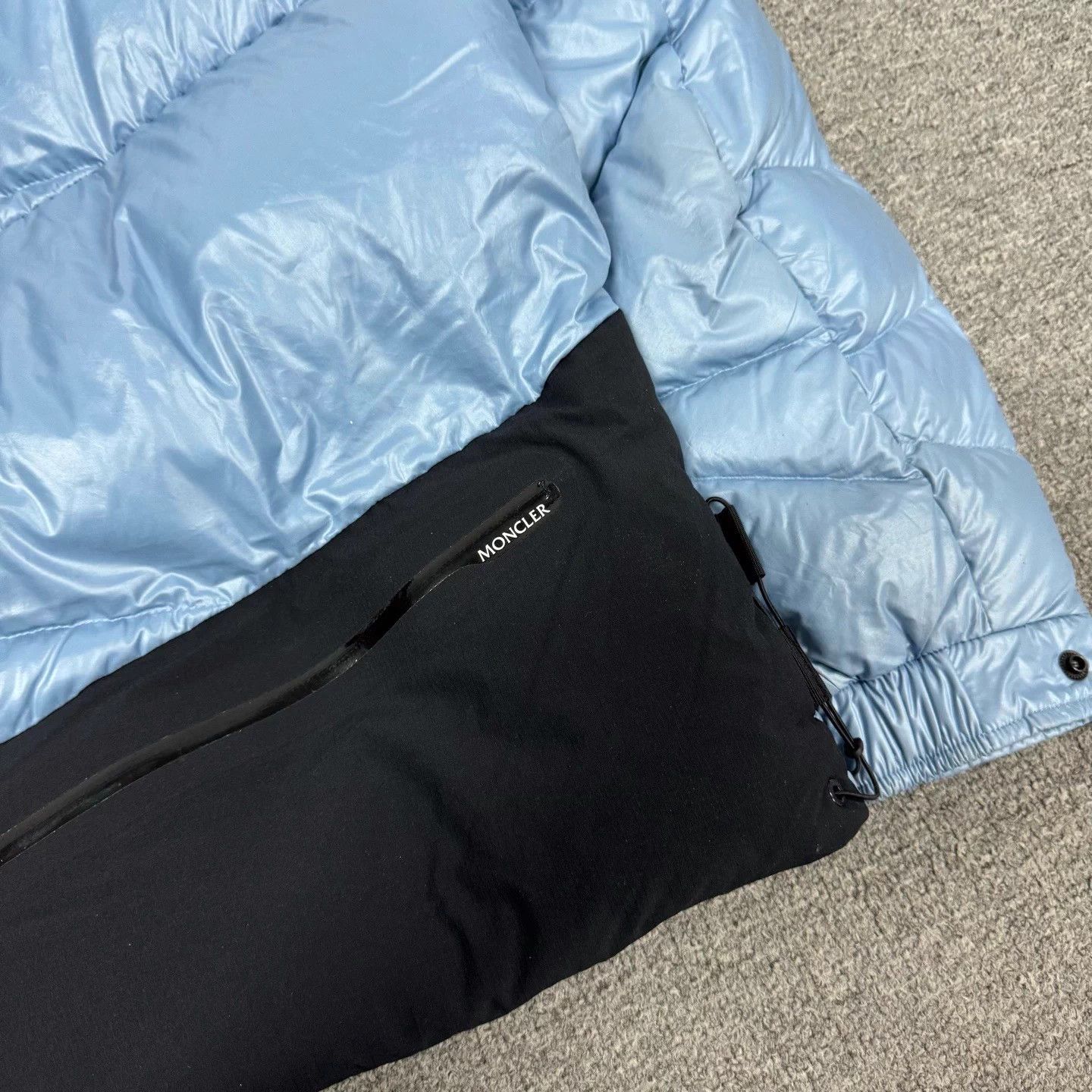 Moncler Moncler Yonne colorblocked logo down jacket 2 mint Size US M / EU 48-50 / 2 - 6 Thumbnail