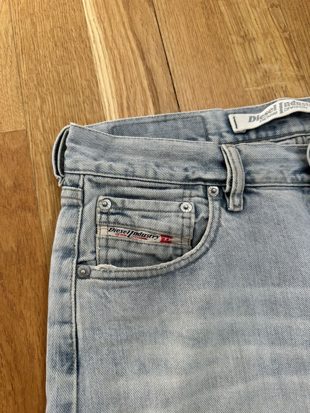 Diesel Made in Italy Baggy Diesel Light Denim Jeans Y2J Size US 34 / EU 50 - 7 Thumbnail