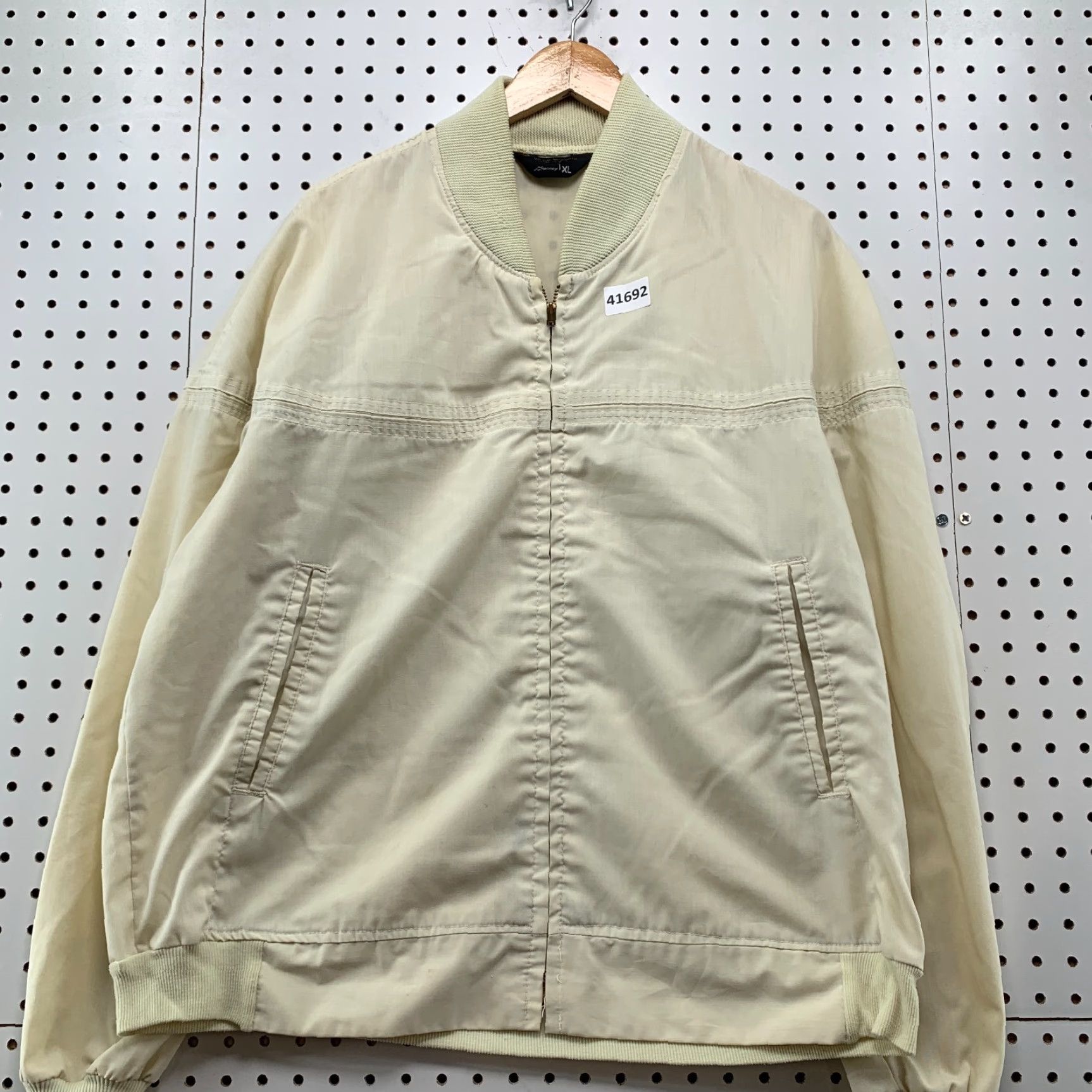 Penn VINTAGE J. C. Penney Lightweight Bomber Jacket Mens XL Ivory 70s Zipper Made USA 25x27 Mens Clothing Size US XL / EU 56 / 4 - 4 Thumbnail