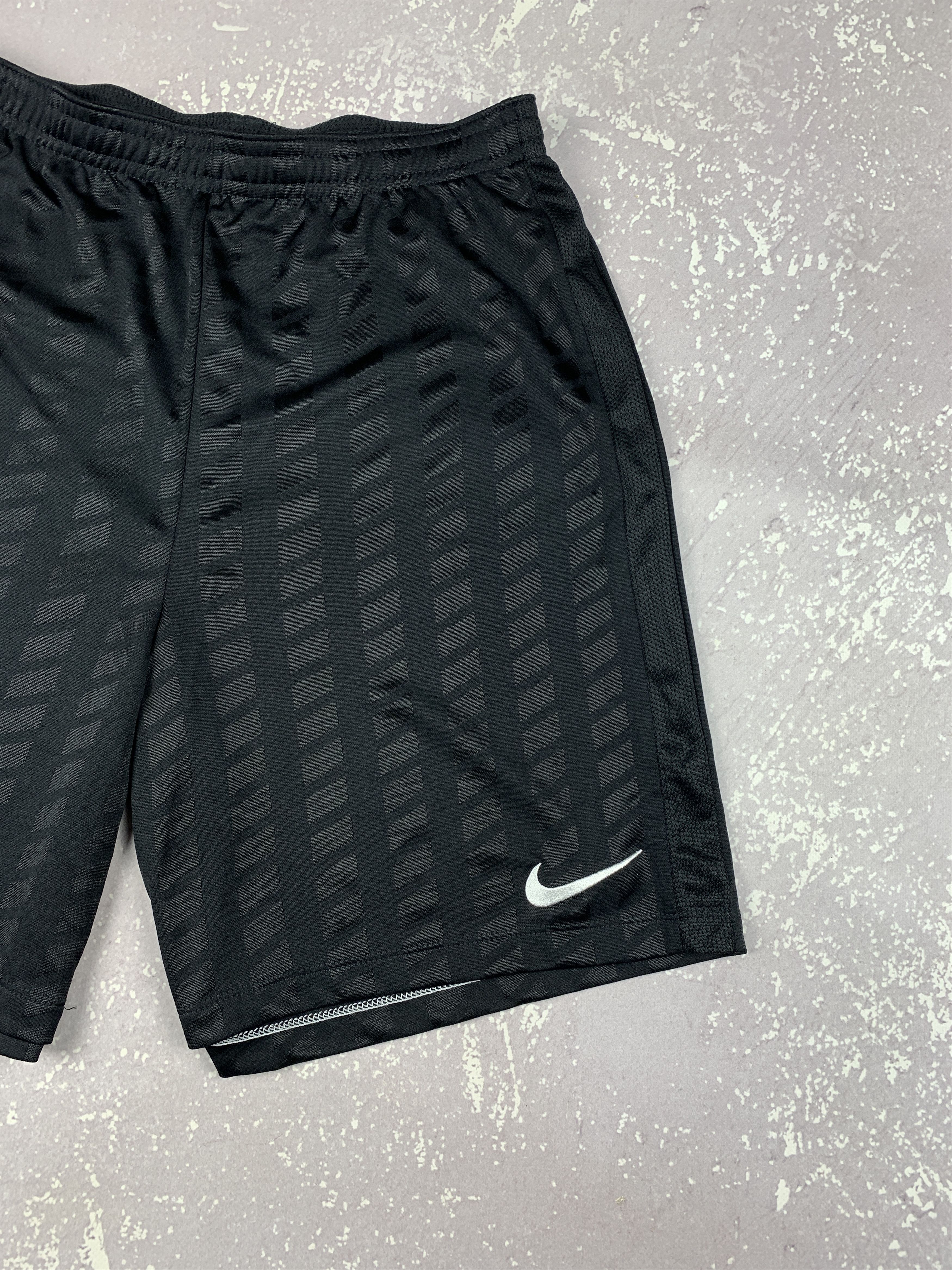 Nike × Vintage Vintage Y2K Nike Swoosh Soccer Shorts Mens S Black Size US 30 / EU 46 - 2 Thumbnail