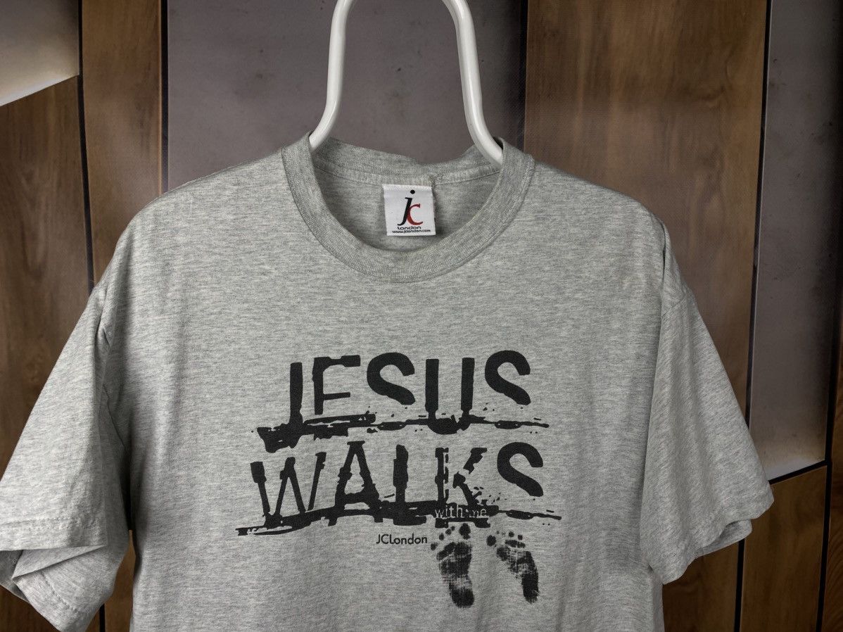 Vintage ⛪️Vintage 90s T-Shirt Jesus Walks With Me JC London VTG Tee⛪️ Size US L / EU 52-54 / 3 - 5 Thumbnail