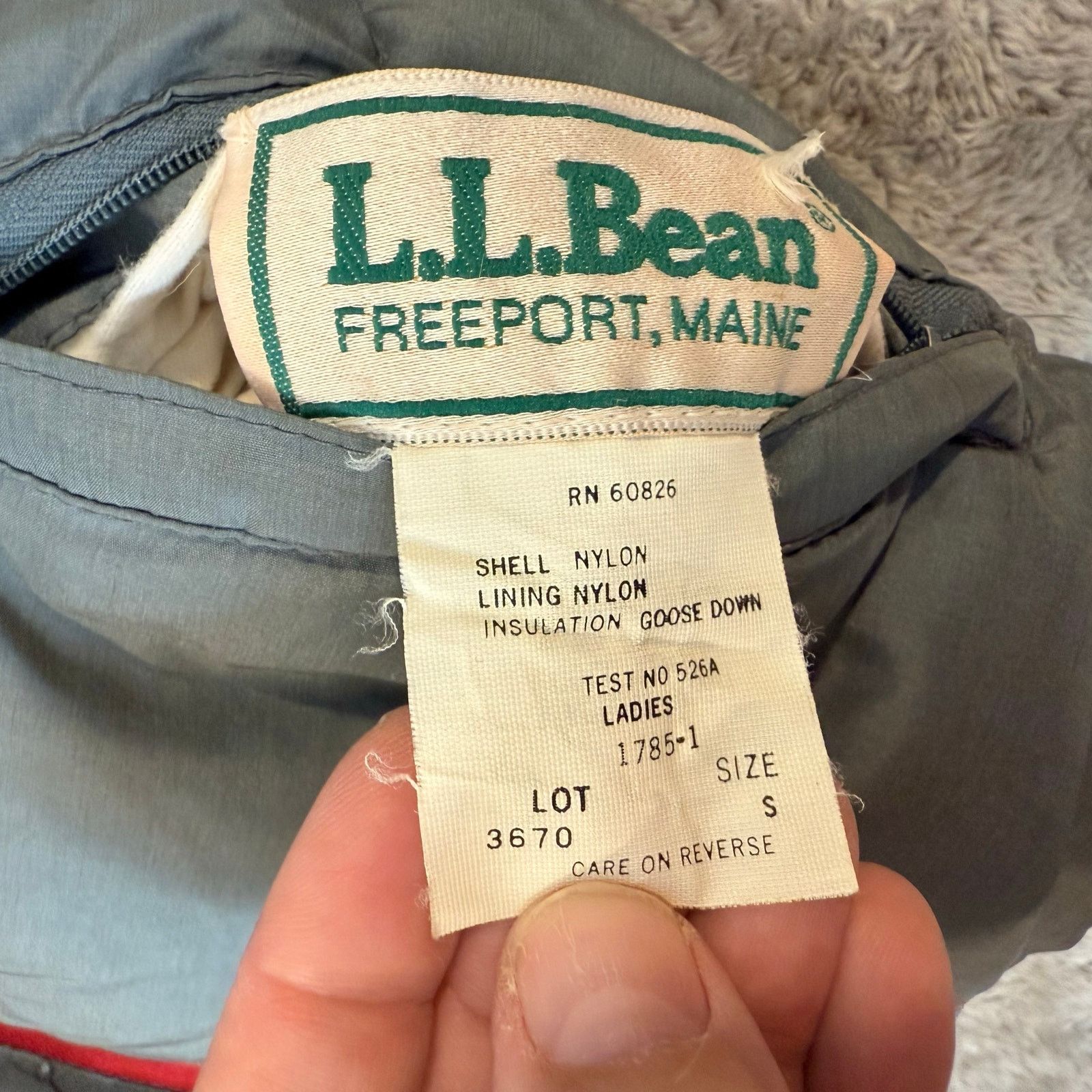 L.L. Bean Vintage LL Bean Red Gray Reversible Nylon Down Puffer Vest S Size S / US 4 / IT 40 - 11 Thumbnail
