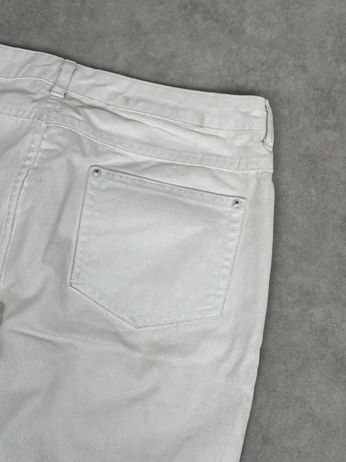 Maison Margiela 2012 Maison Margiela H&P White Cracked Painted Slim Jeans Size US 32 / EU 48 - 8 Thumbnail