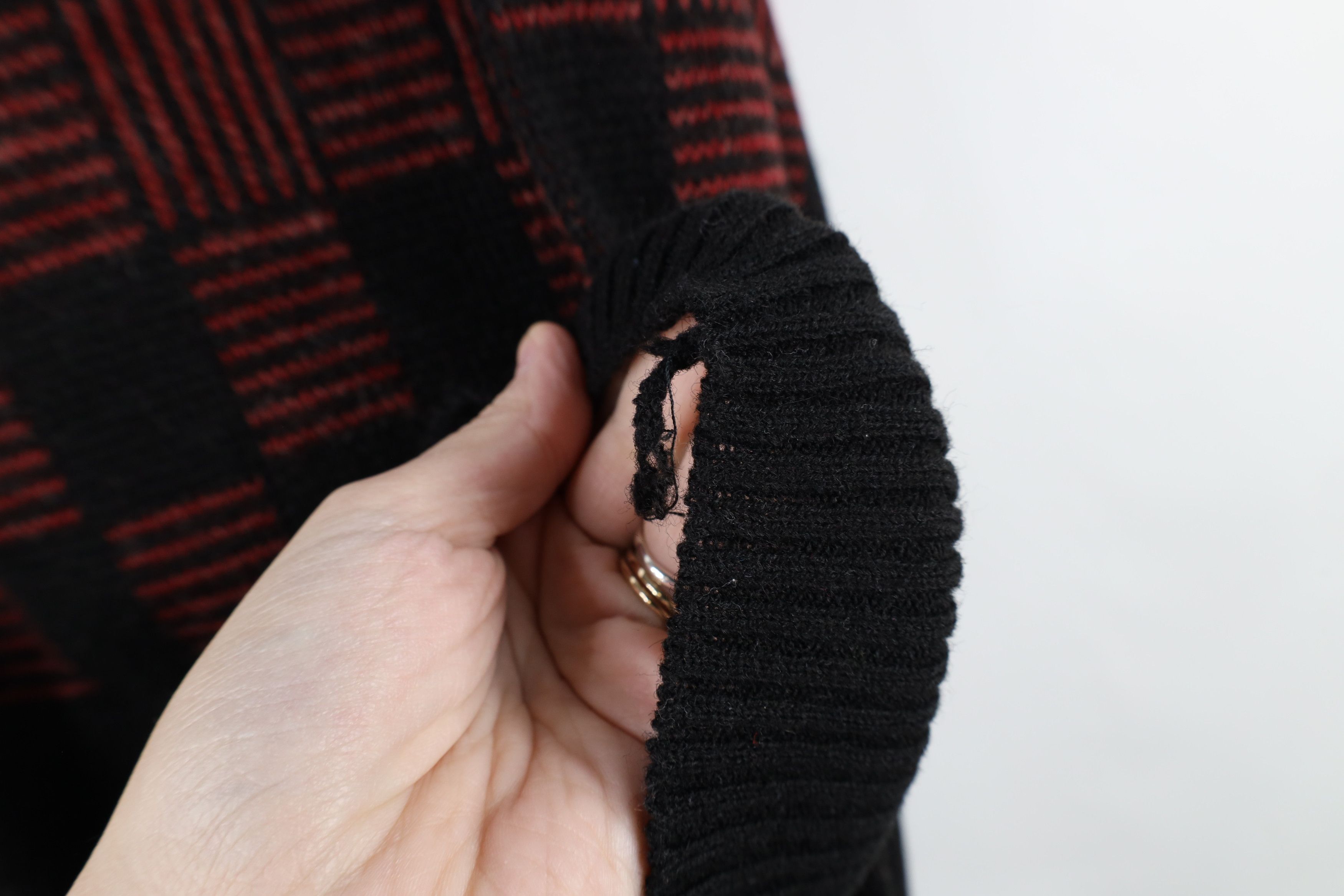 Vintage Vintage 90s Coogi Style Wool Blend Checkered Knit Sweater Size US L / EU 52-54 / 3 - 5 Thumbnail