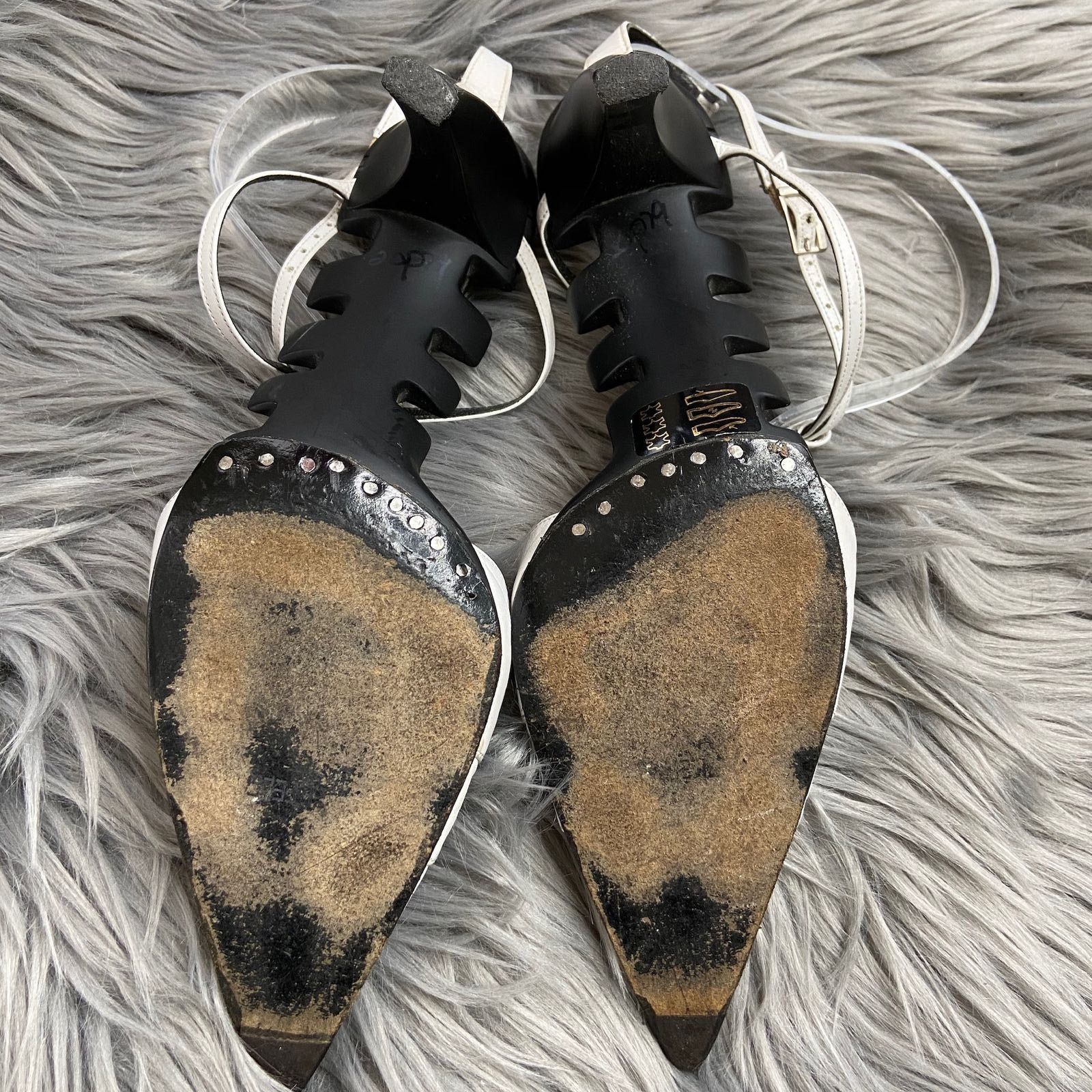 Karl Lagerfeld Vintage Rare Lagerfeld Spine Pointed Toe T Strap Curve Heels Size US 7.5 / IT 37.5 - 4 Thumbnail