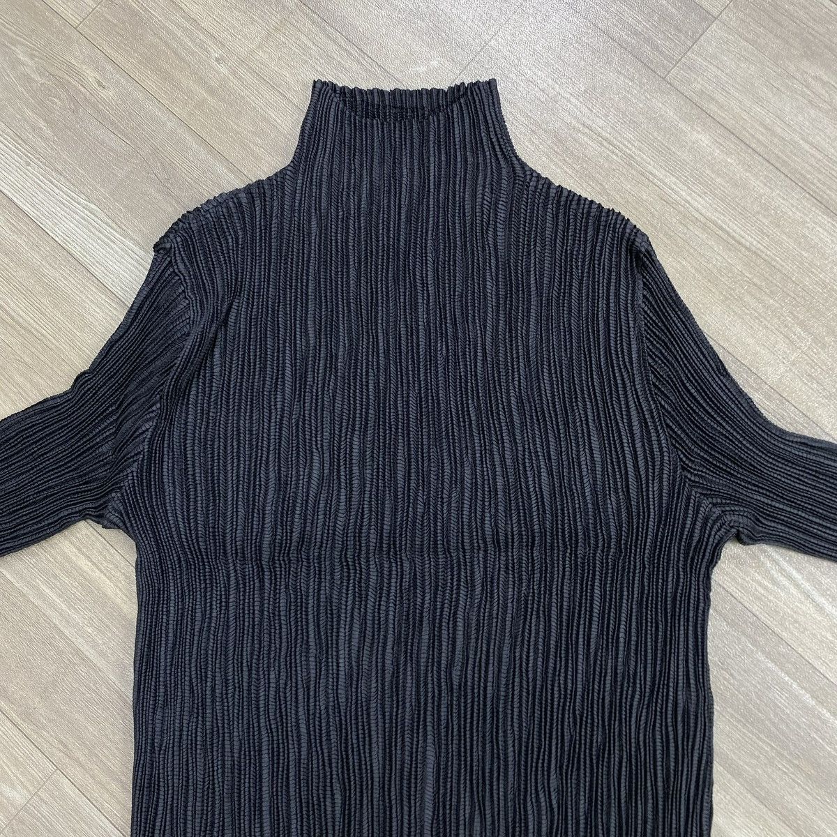 Issey Miyake 2000s Issey Miyake Specchio Pleats Architectural Top Black Size M / US 6-8 / IT 42-44 - 3 Thumbnail