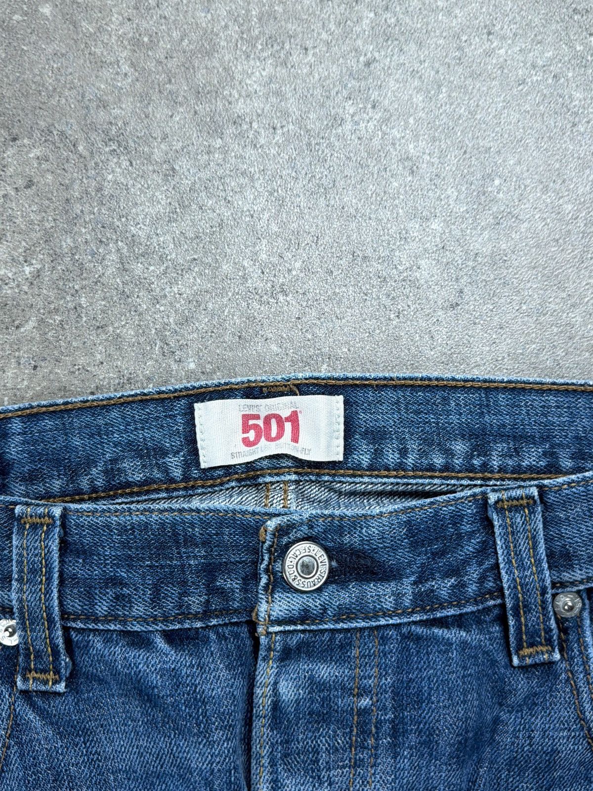 Levi's Vintage Levi’s 501 Early 00s Distressed Size US 36 / EU 52 - 3 Thumbnail