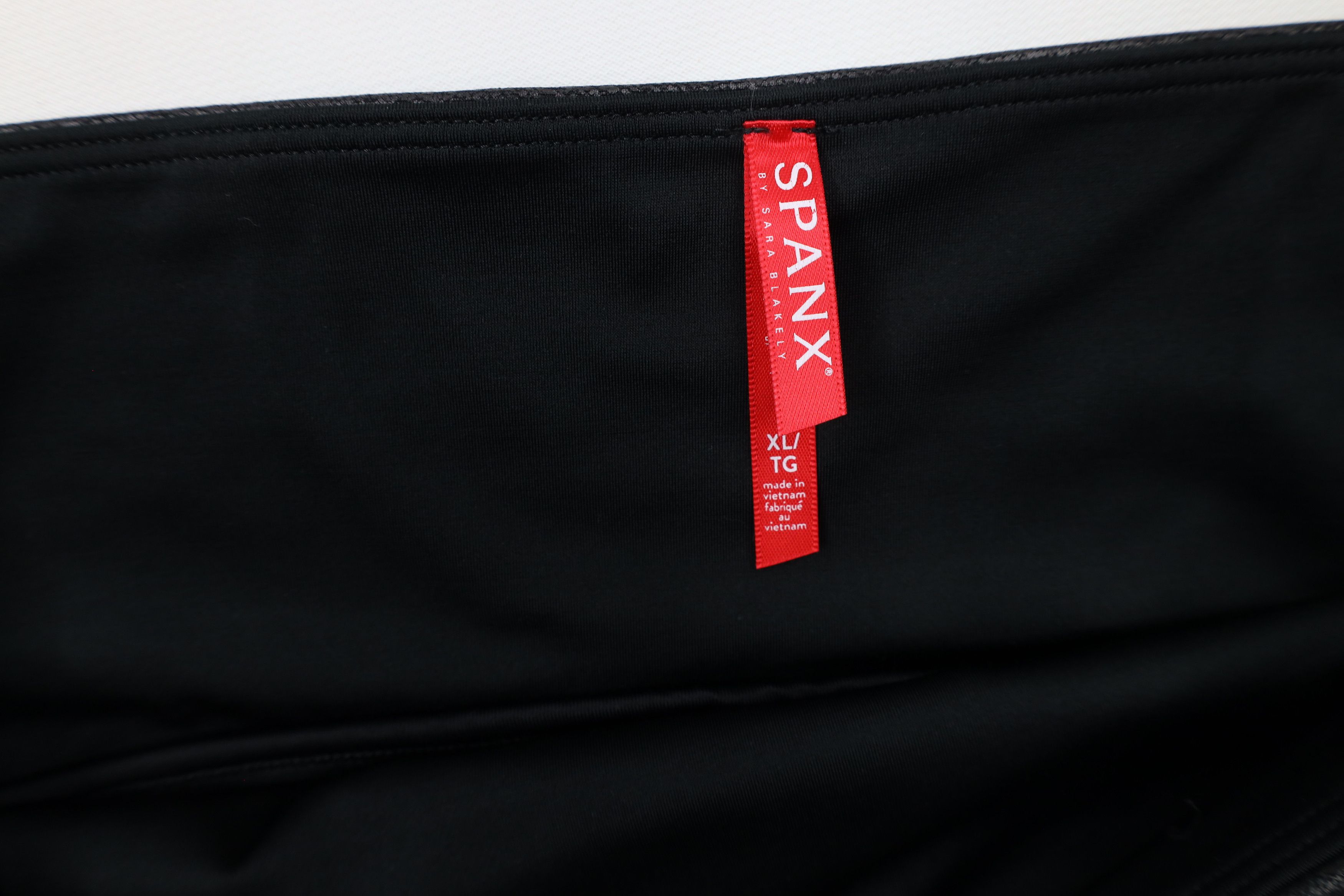 Spanx × Vintage Spanx Faux Leather Sequined Stretch Shapewear Leggings Black Size 30" / US 8 / IT 44 - 5 Thumbnail
