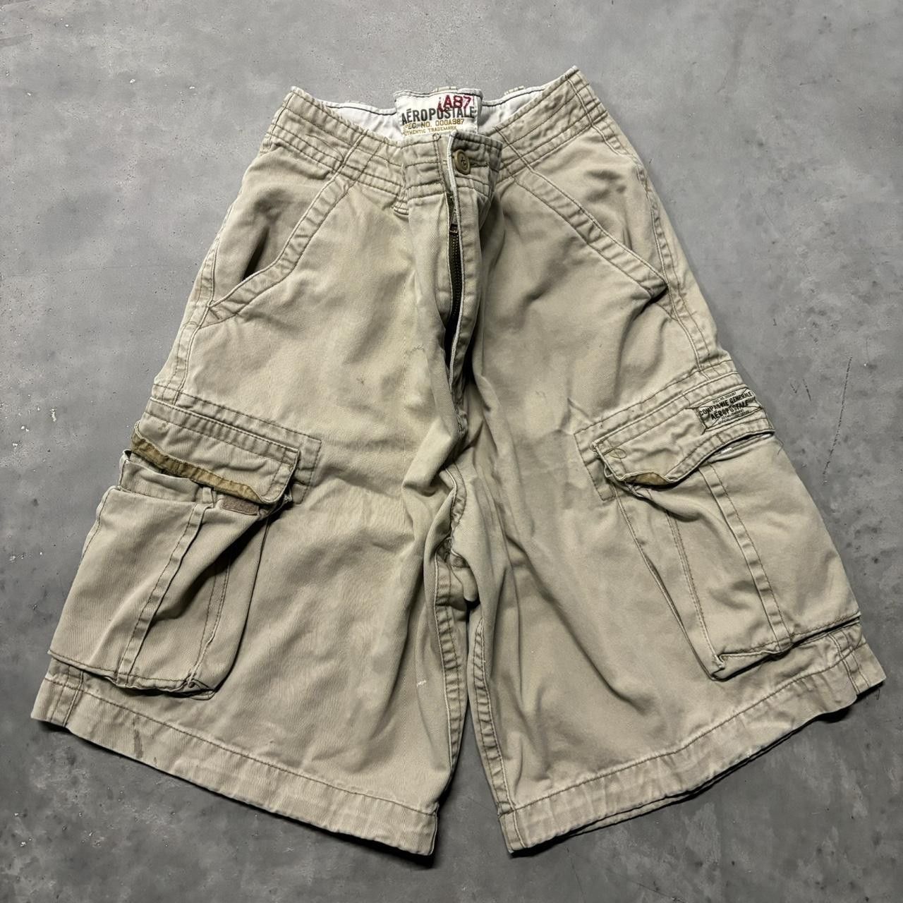 Japanese Brand × Vintage Crazy Vintage Y2K/2000s Baggy Cream Skater Style Cargo Shorts! Size US 38 / EU 54 - 1 Thumbnail