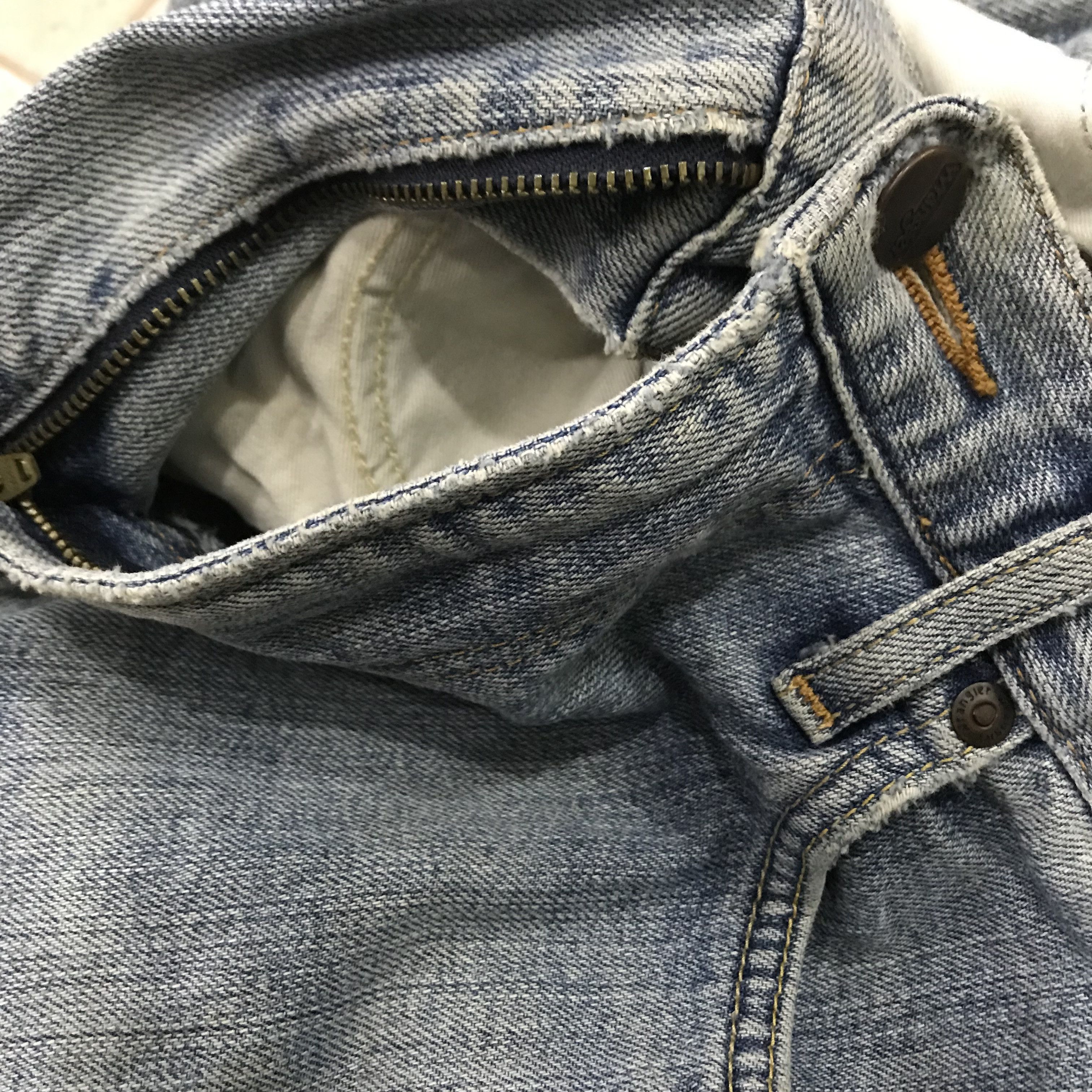 Wrangler Vintage 90s Wrangler Light Wash Straight Leg Jeans Size US 33 - 16 Thumbnail
