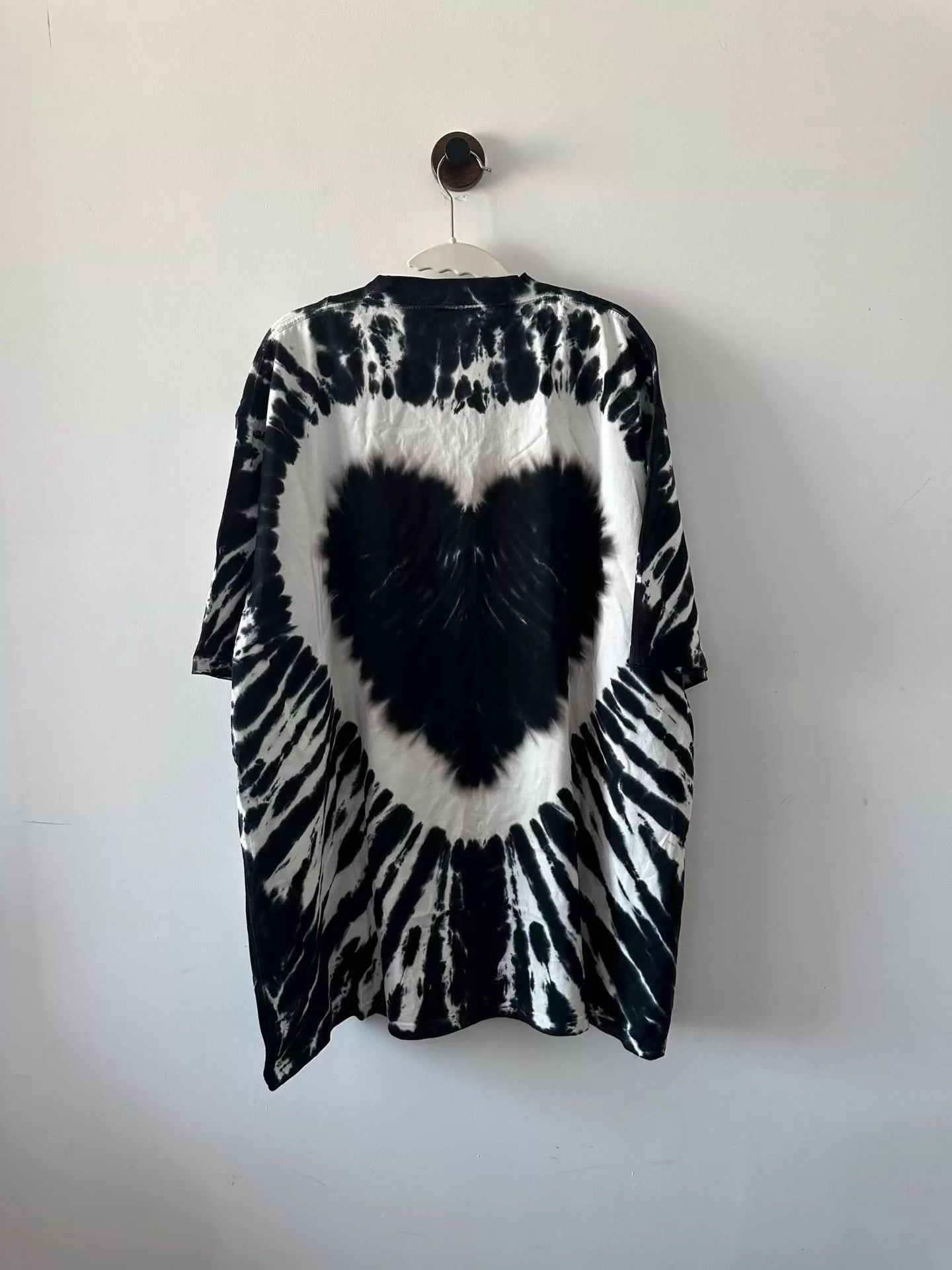 Balenciaga Balenciaga Valentine's Day tie-dye short sleeve t-shirt xs Size XS / US 0-2 / IT 36-38 - 2 Thumbnail