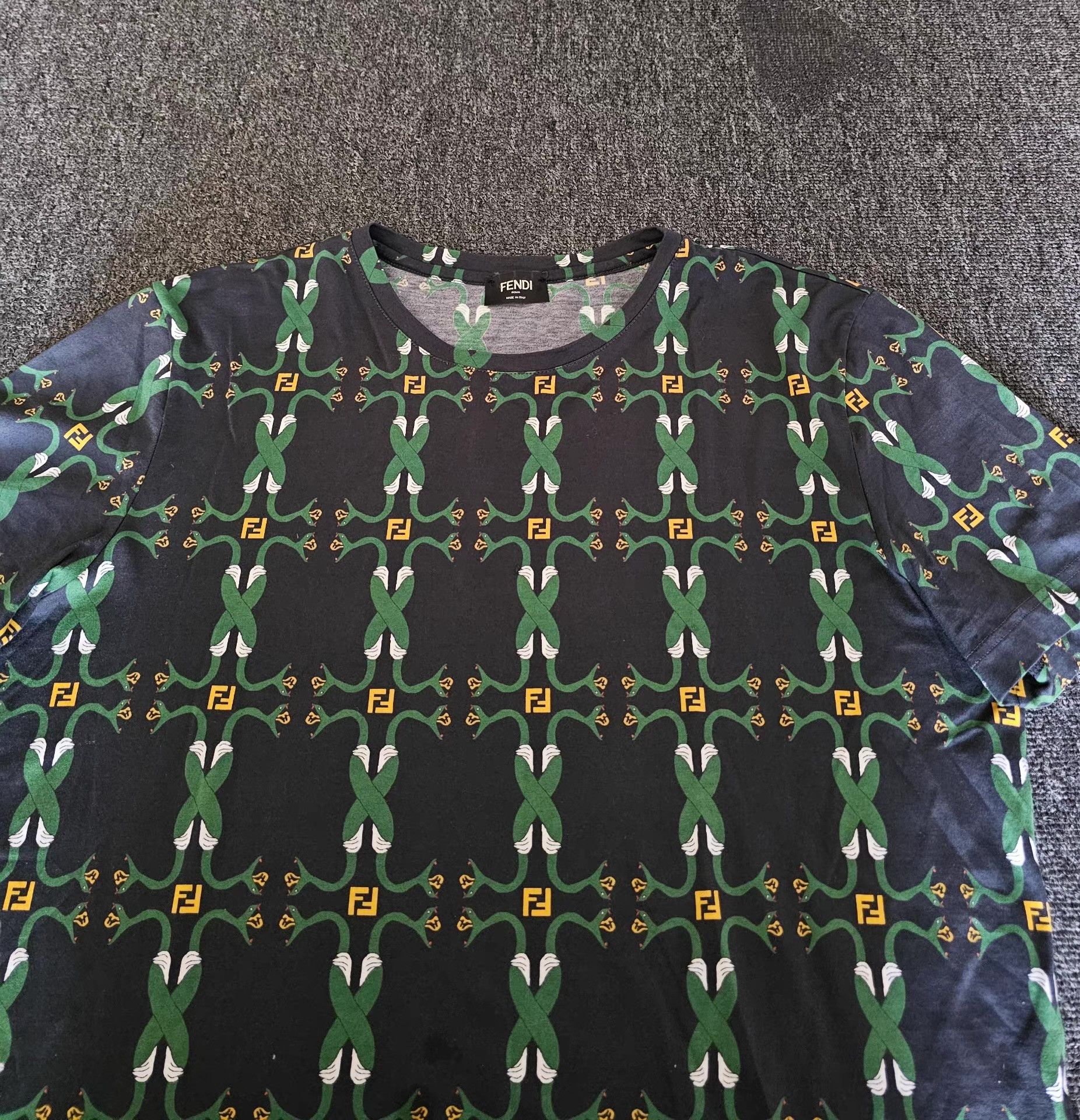 Fendi Fendi T-shirt Size US L / EU 52-54 / 3 - 2 Thumbnail