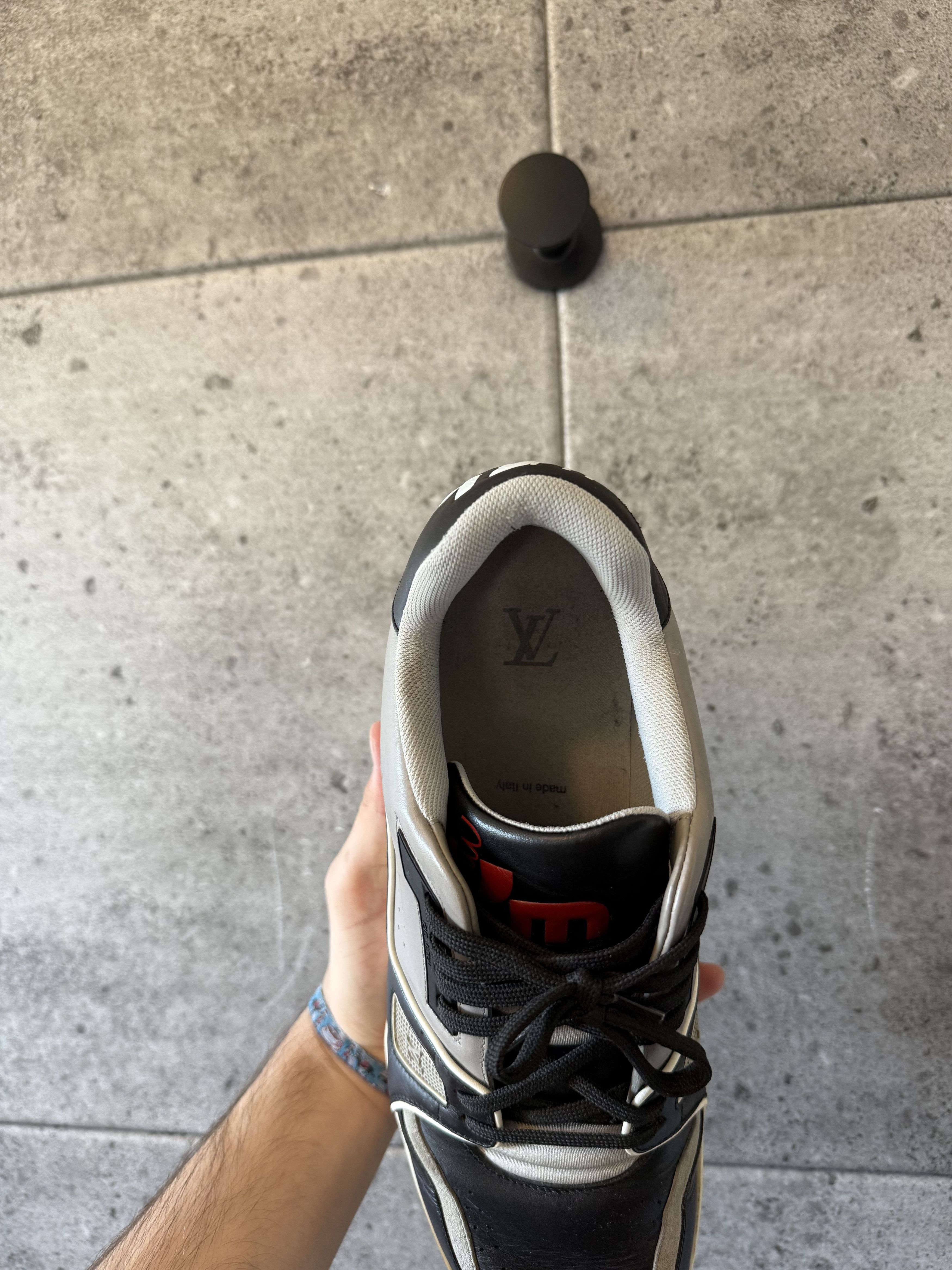 Louis Vuitton × Virgil Abloh Louis Vuitton Virgil abloh og trainer sneakers Size US 9 / EU 42 - 13 Thumbnail