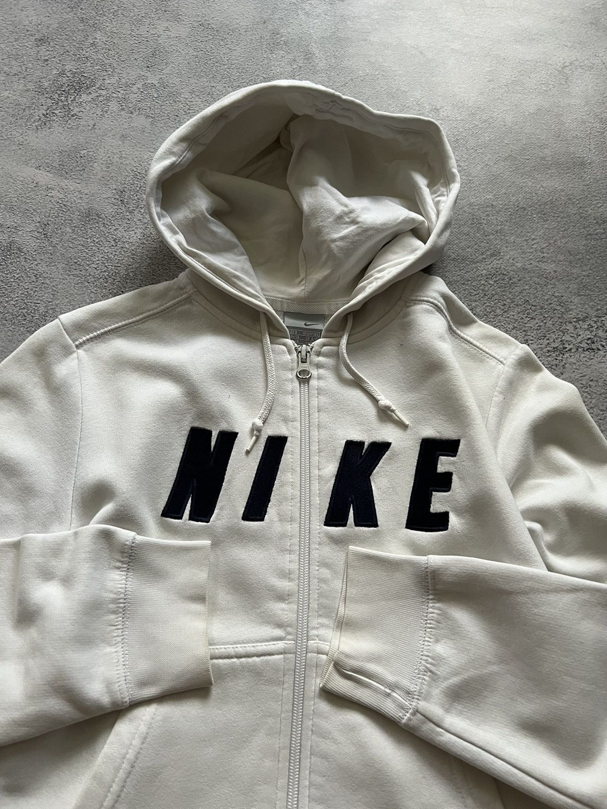 Nike × Vintage Vintage Y2k Nike🤍 White Sellout Logo Zip Hoodie White 00’s Size S / US 4 / IT 40 - 2 Thumbnail