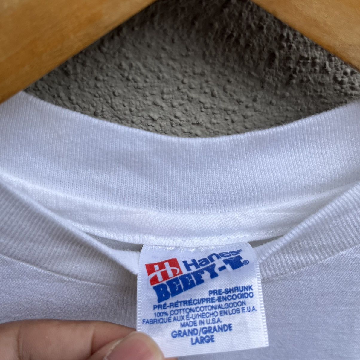 Vintage Vintage 90s HYATT Regency waikiki hawaii hotel graphic tee Size US L / EU 52-54 / 3 - 5 Thumbnail