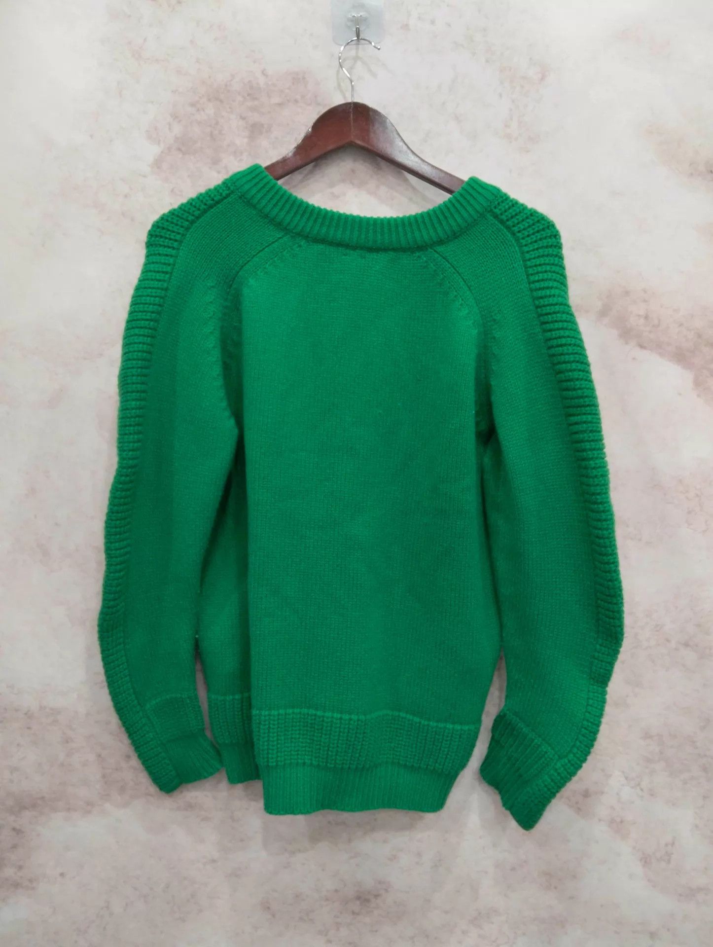 Hermes Hermes Green V-neck cashmere pullover 36 Size XS / US 0-2 / IT 36-38 - 2 Thumbnail