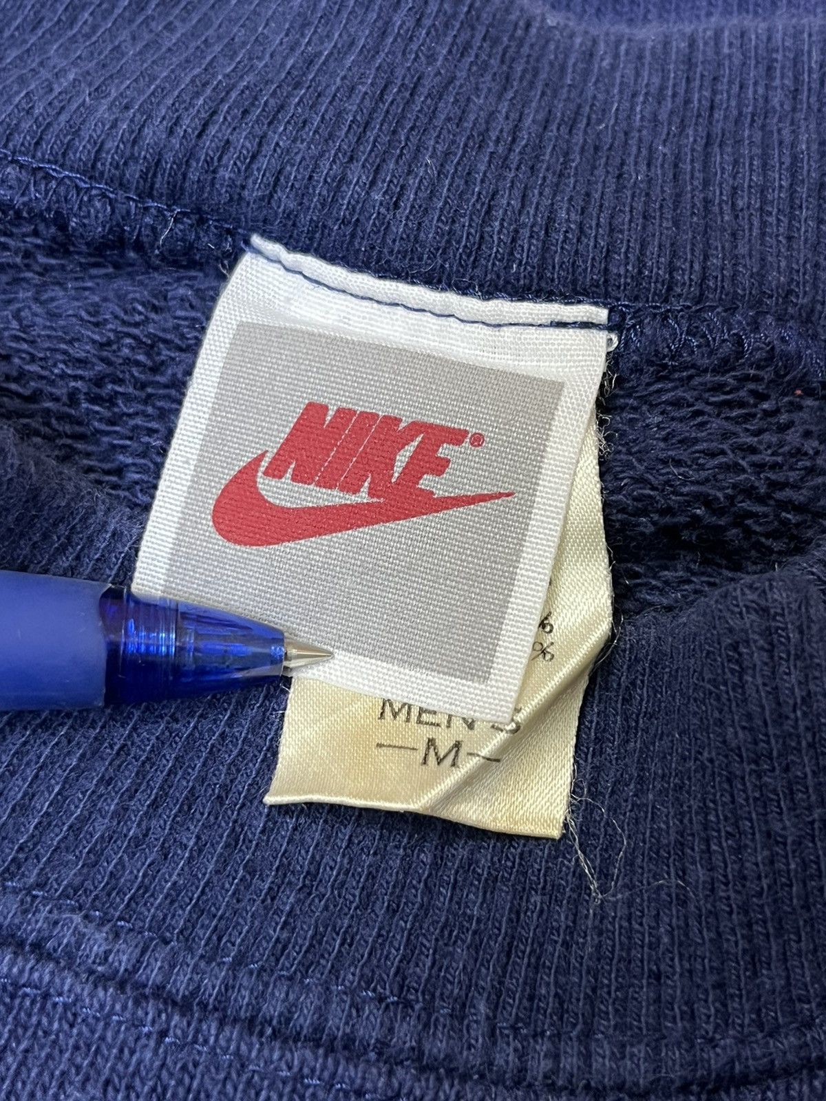 Nike VINTAGE 90s NIKE BASKETBALL EMBROIDERY PULLOVER SWEATSHIRT Size US L / EU 52-54 / 3 - 9 Thumbnail
