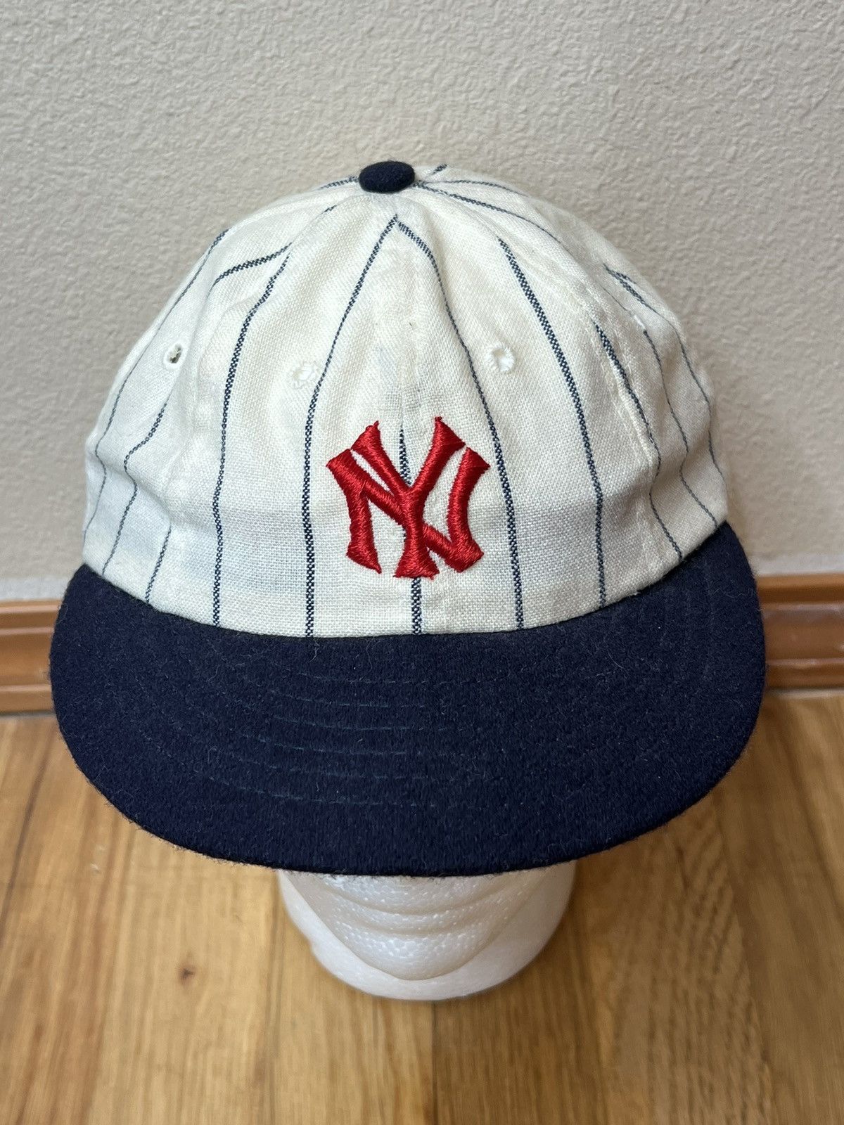 Other Vintage New York Yankees Cooperstown Roman Pinstripe 7 1/4 Size ONE SIZE - 5 Thumbnail