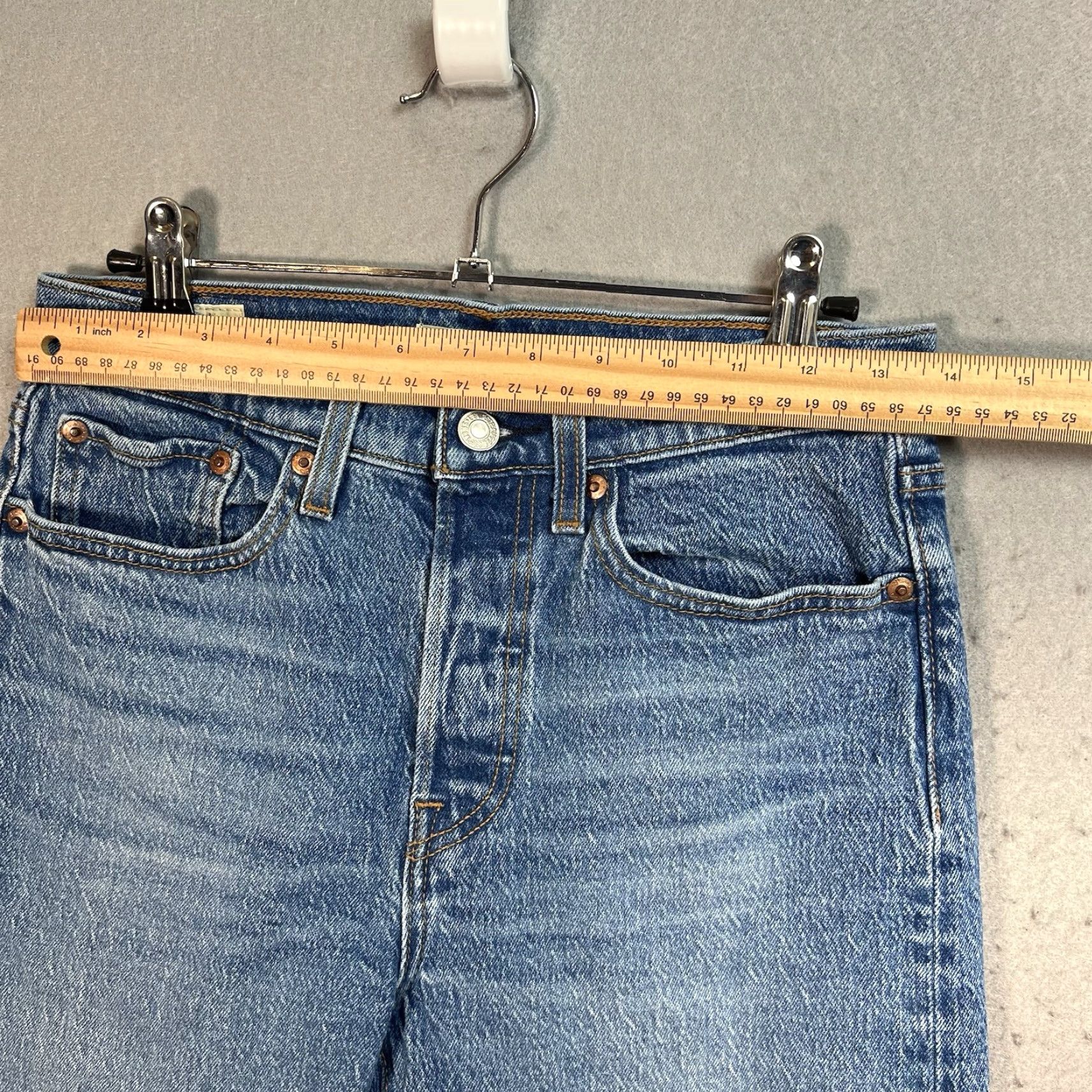 Denime Levis Jeans Womens Wedgie Straight Leg Jeans 27 Button Fly Medium Wash Denim Size 27" / US 4 / IT 40 - 3 Thumbnail