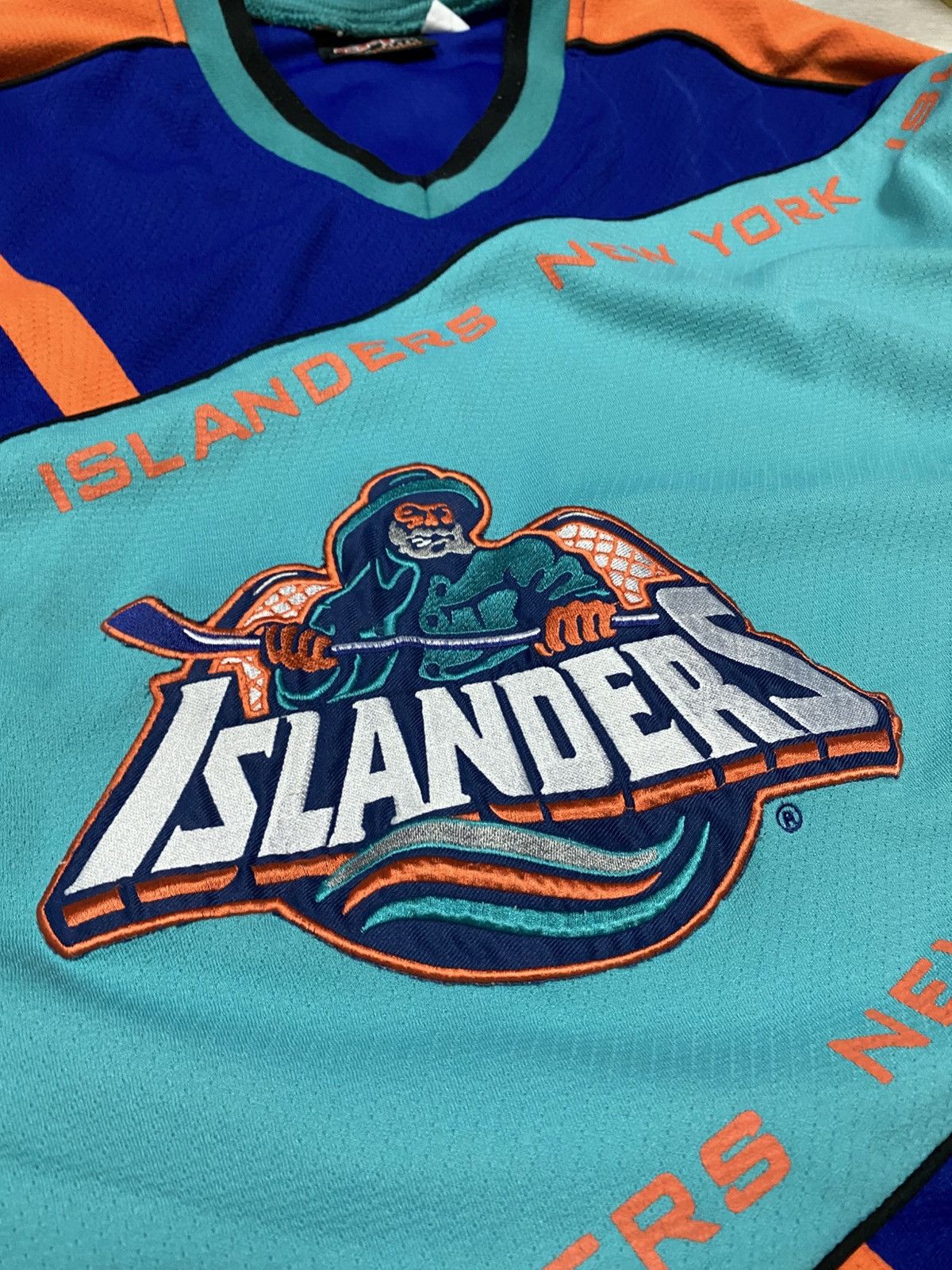 NHL Vintage Starter New York Islanders Hockey Jersey NHL Size US M / EU 48-50 / 2 - 3 Thumbnail