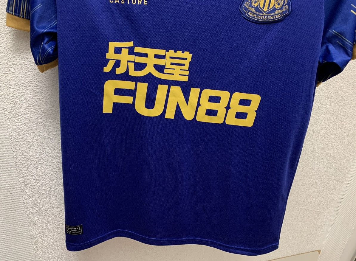 Other Newcastle United castore soccer jersey M Fun88 APL Size US M / EU 48-50 / 2 - 8 Thumbnail