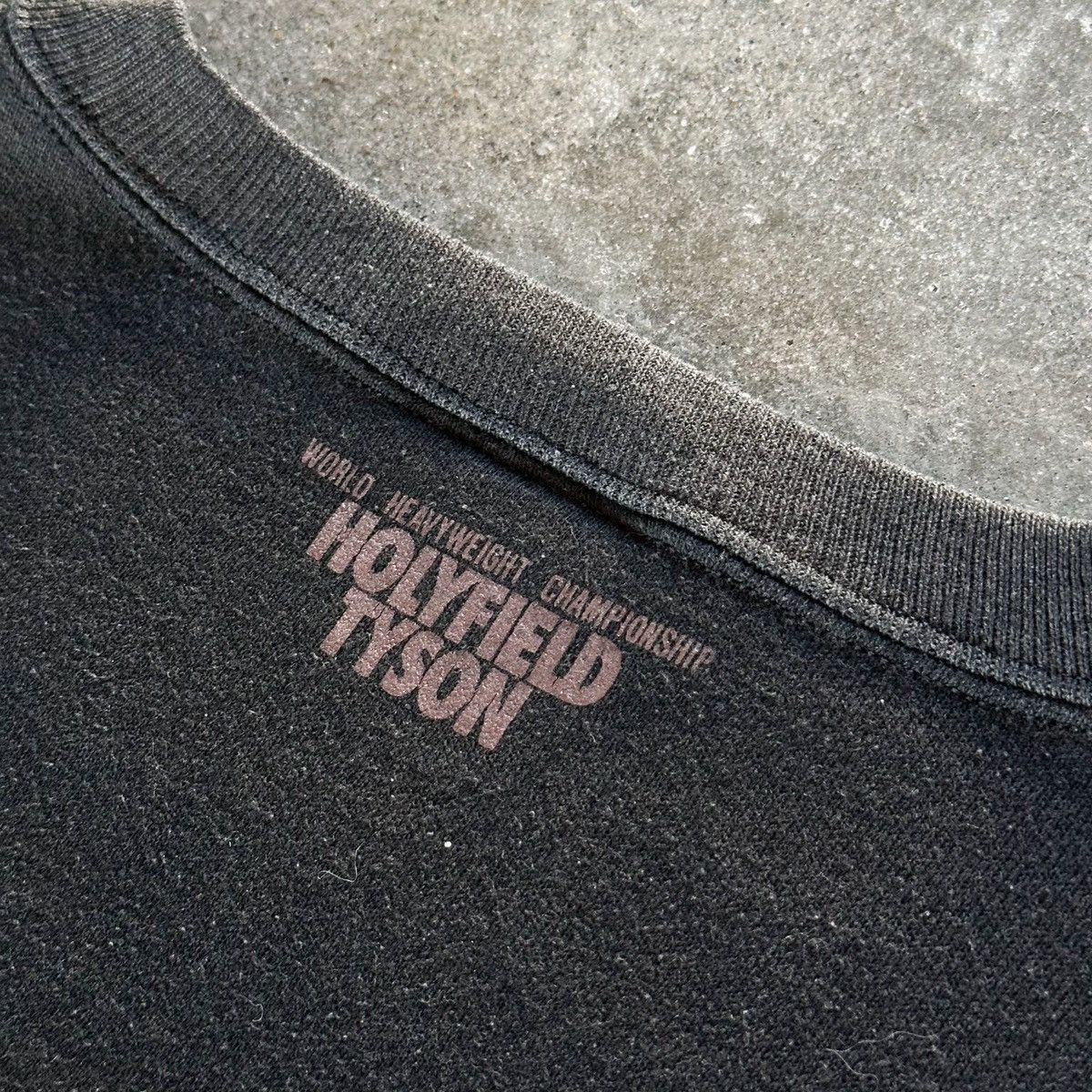 Vintage 90’s MIKE TYSON Holyfield Crewneck Sweatshirt Size US M / EU 48-50 / 2 - 8 Thumbnail