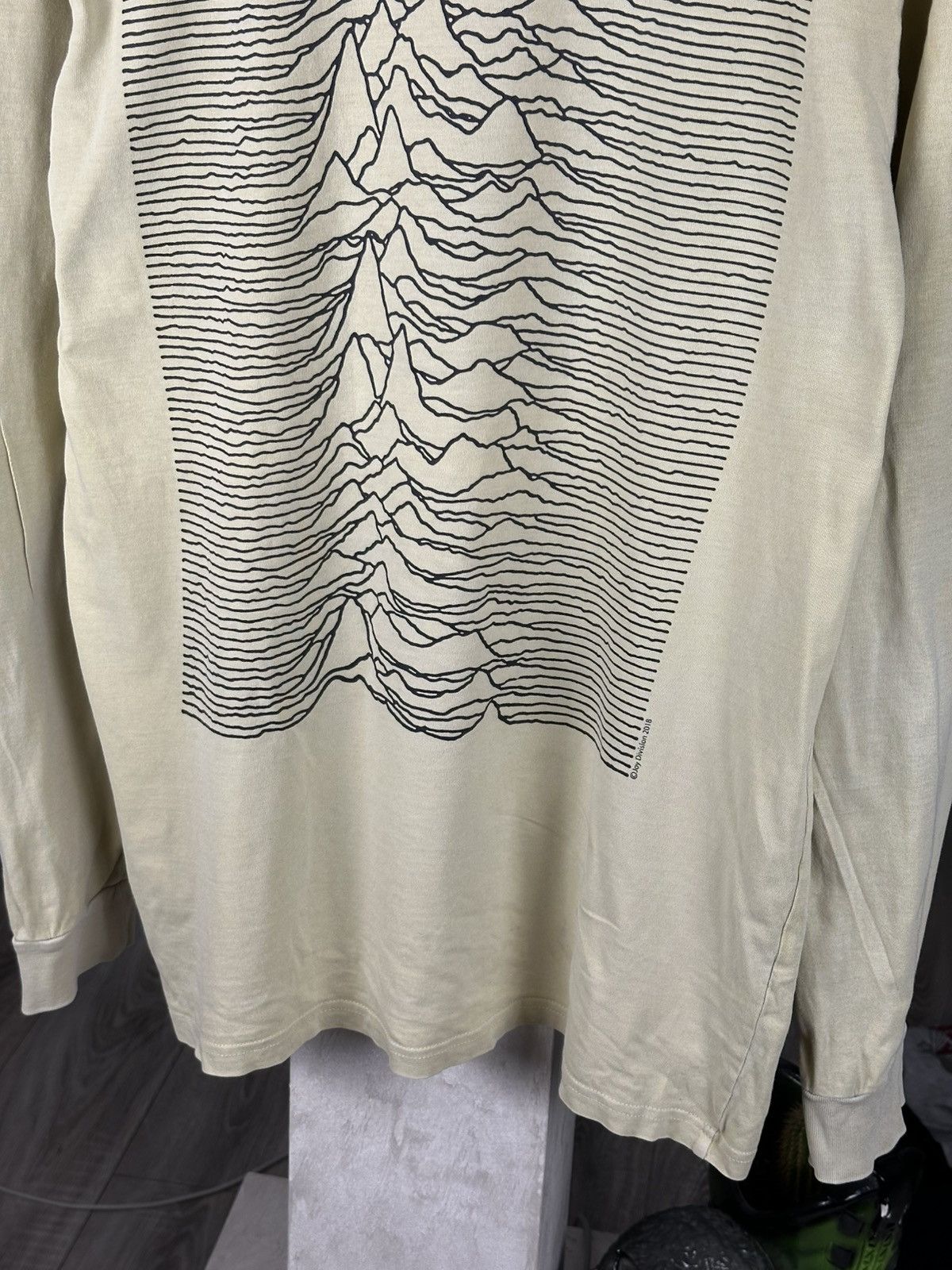 Band Tees Vintage Joy Division Band Long Sleeve Y2K Rock Band Tee Size US L / EU 52-54 / 3 - 6 Thumbnail