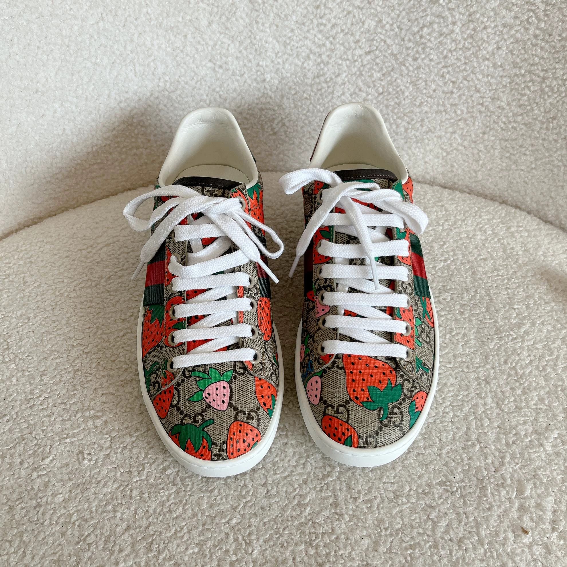 Gucci Gucci Strawberry Print Canvas Sneakers Women's 35.5 8710 Size US 4.5 / IT 34.5 - 2 Thumbnail