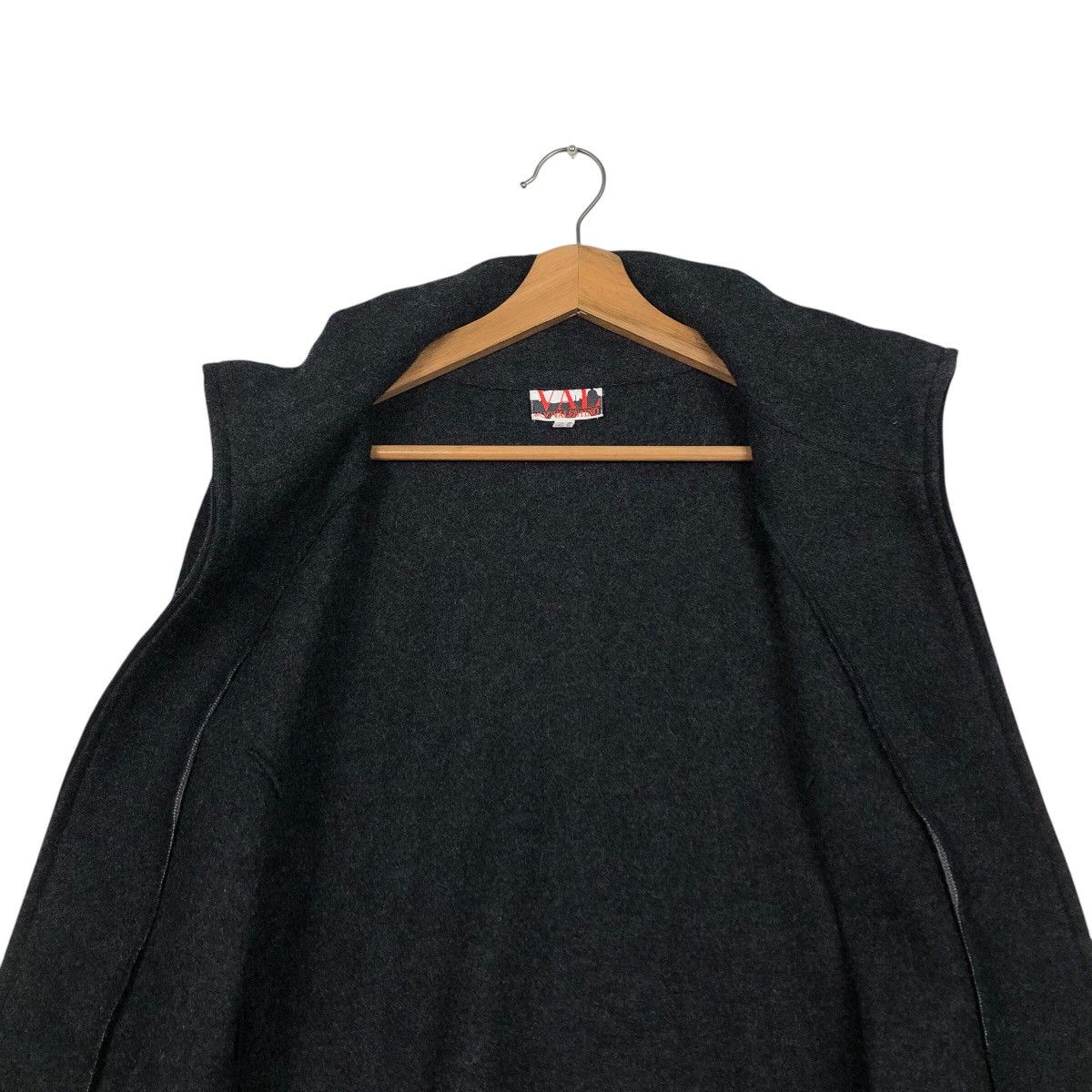 Vintage 📌Vintage Wool Zipper Cropped Jacket Valentino Size US M / EU 48-50 / 2 - 15 Thumbnail