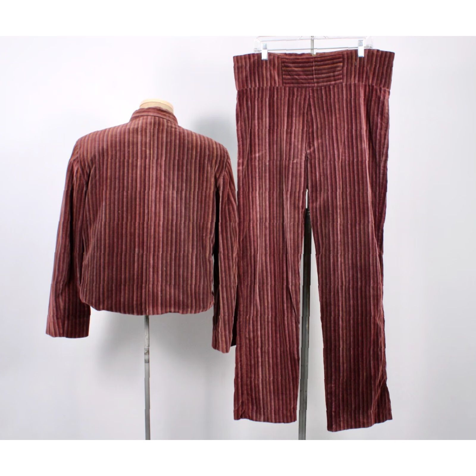 Vintage VINTAGE Mens VTG 60s 2 PC Psychedelic Rock Band Velvet Suit Sz L 1960s Outfit Set Purple Velvet Psychedelic 60s Suit Mens L Size 42R - 2 Thumbnail