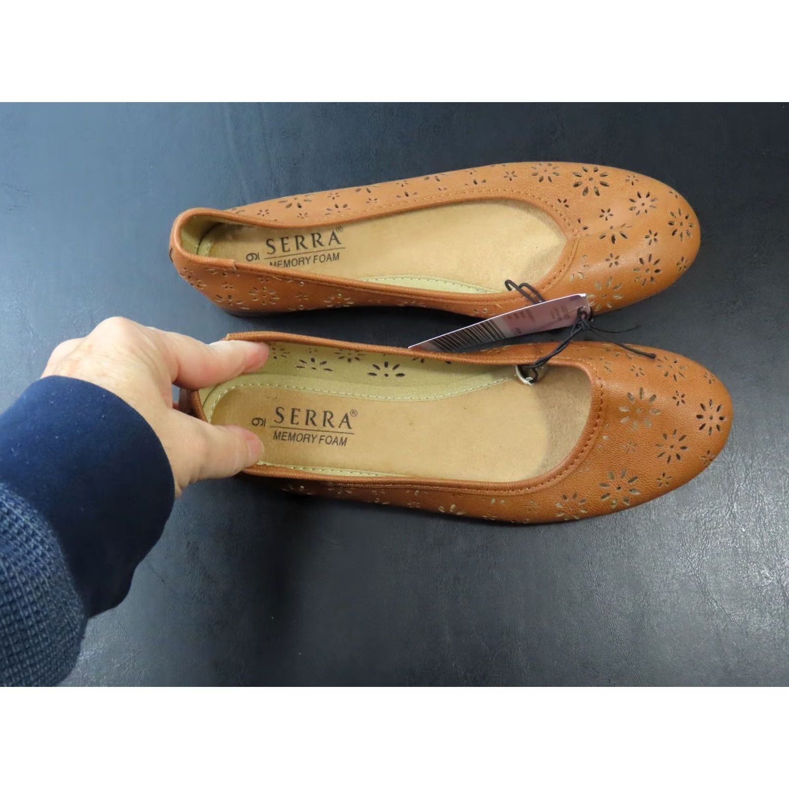 Vintage Serra Memory Foam Brown Floral Cutouts Flats Women's 9 NWT Size US 9 / IT 39 - 5 Thumbnail