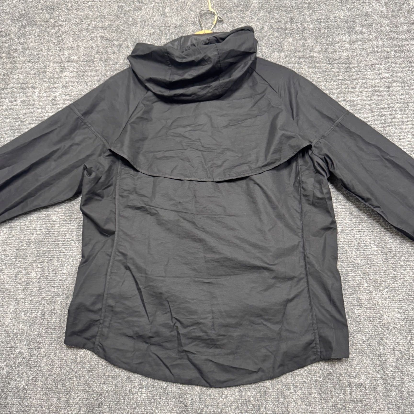 Nike Nike Jacket Coat Women's Medium Full Zip Stained Windbreaker Black Size M / US 6-8 / IT 42-44 - 3 Thumbnail