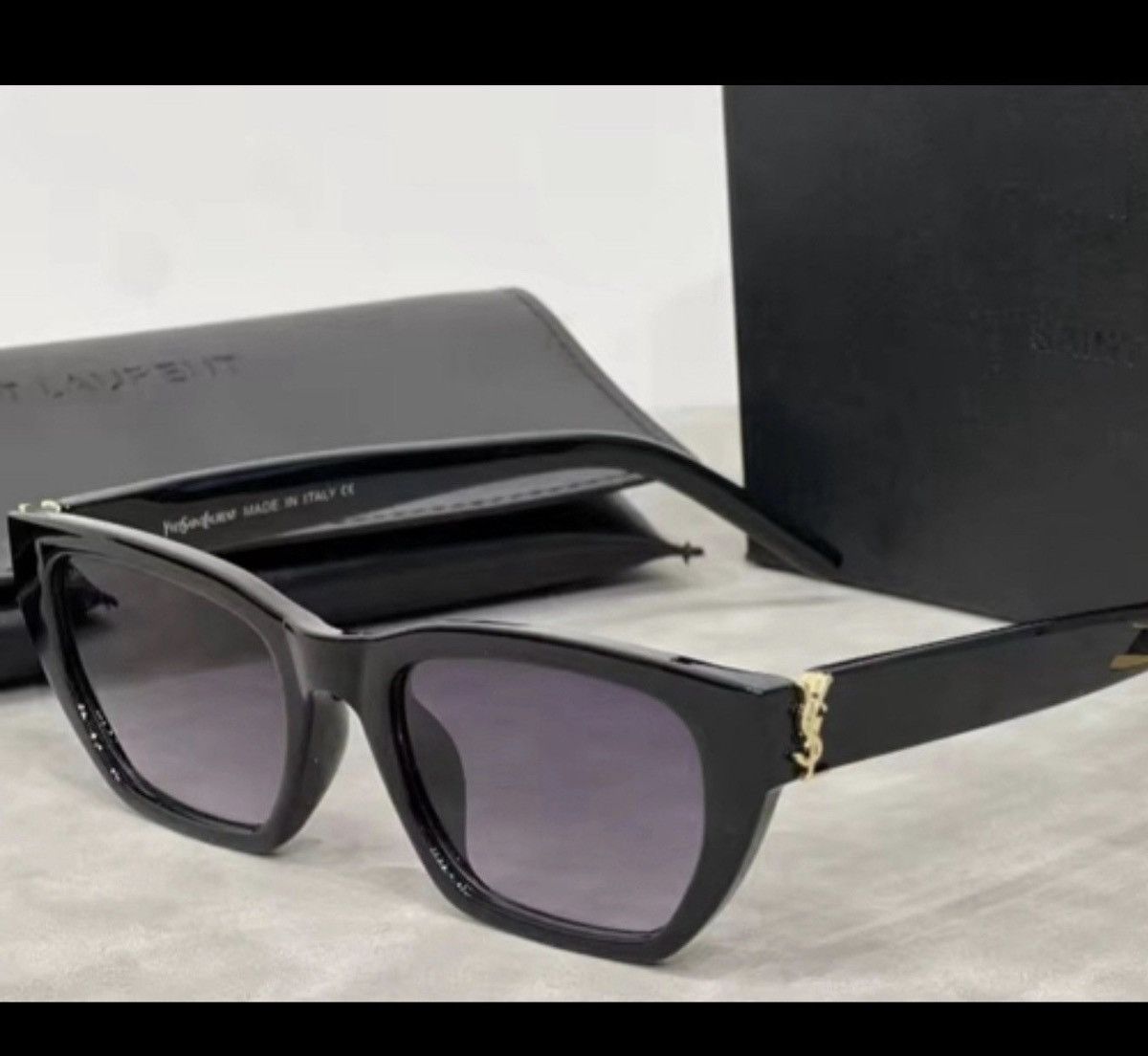 Yves Saint Laurent Yves Saint Laurent women Sunglasses Size ONE SIZE - 1 Thumbnail